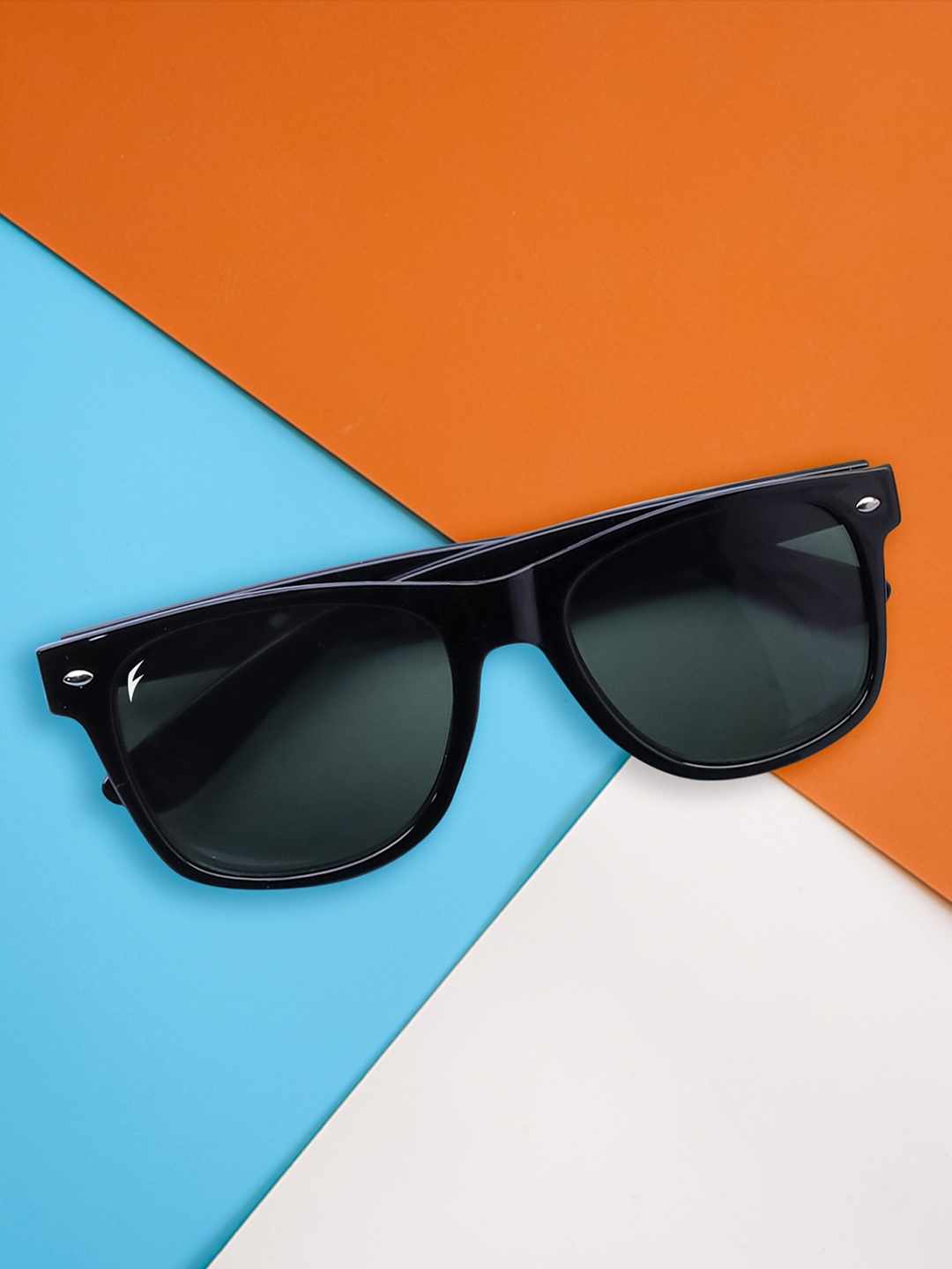 

Floyd Unisex Black Lens & Black Wayfarer Sunglasses with UV Protected Lens