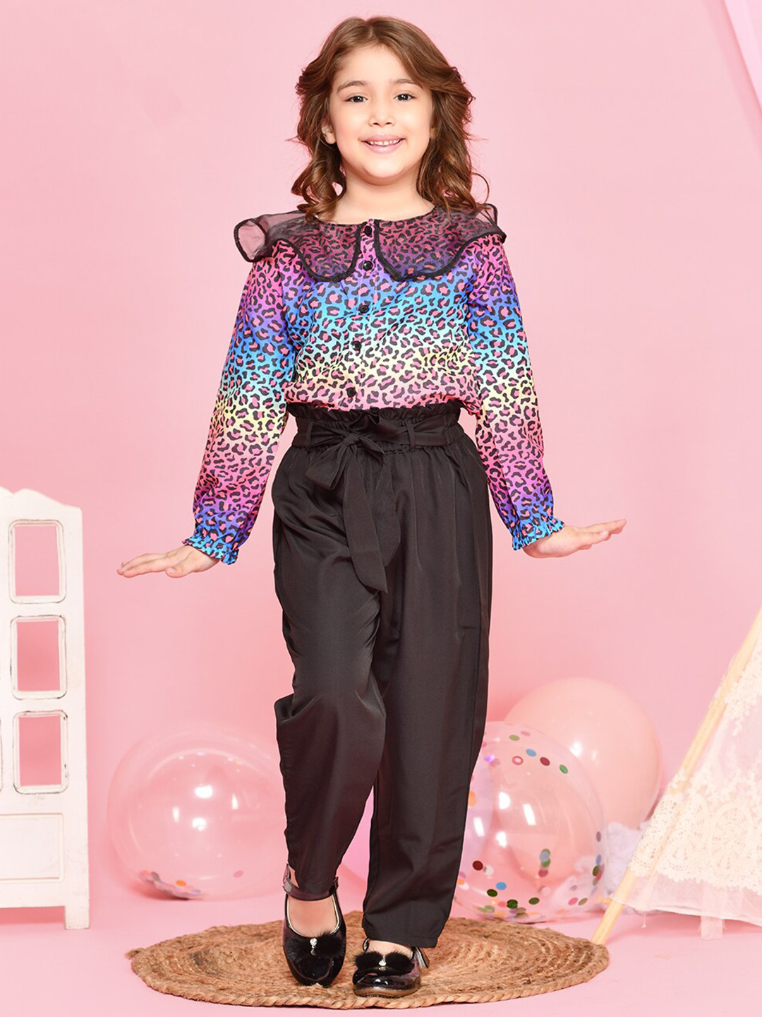 

LilPicks Girls Blue & Pink Tiger Printed Peter Pan Top with Trousers