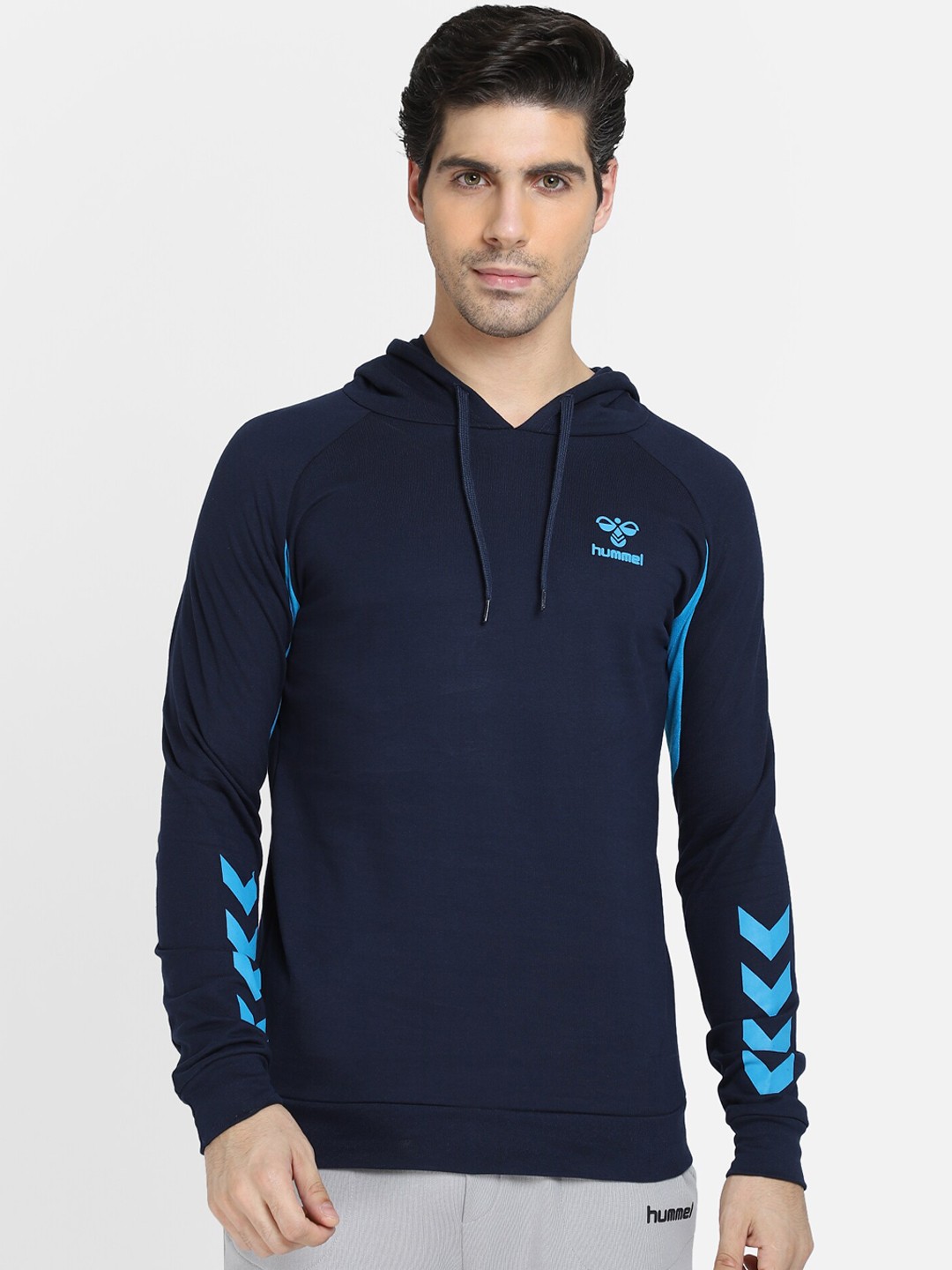 

hummel Men Navy Blue Hooded Cotton Sweatshirt