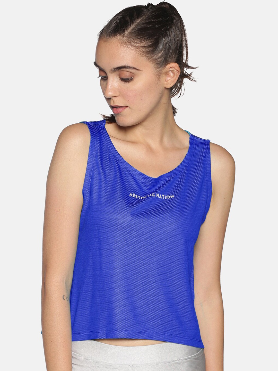 

AESTHETIC NATION Women Blue & White Solid V-Neck Loose T-shirt
