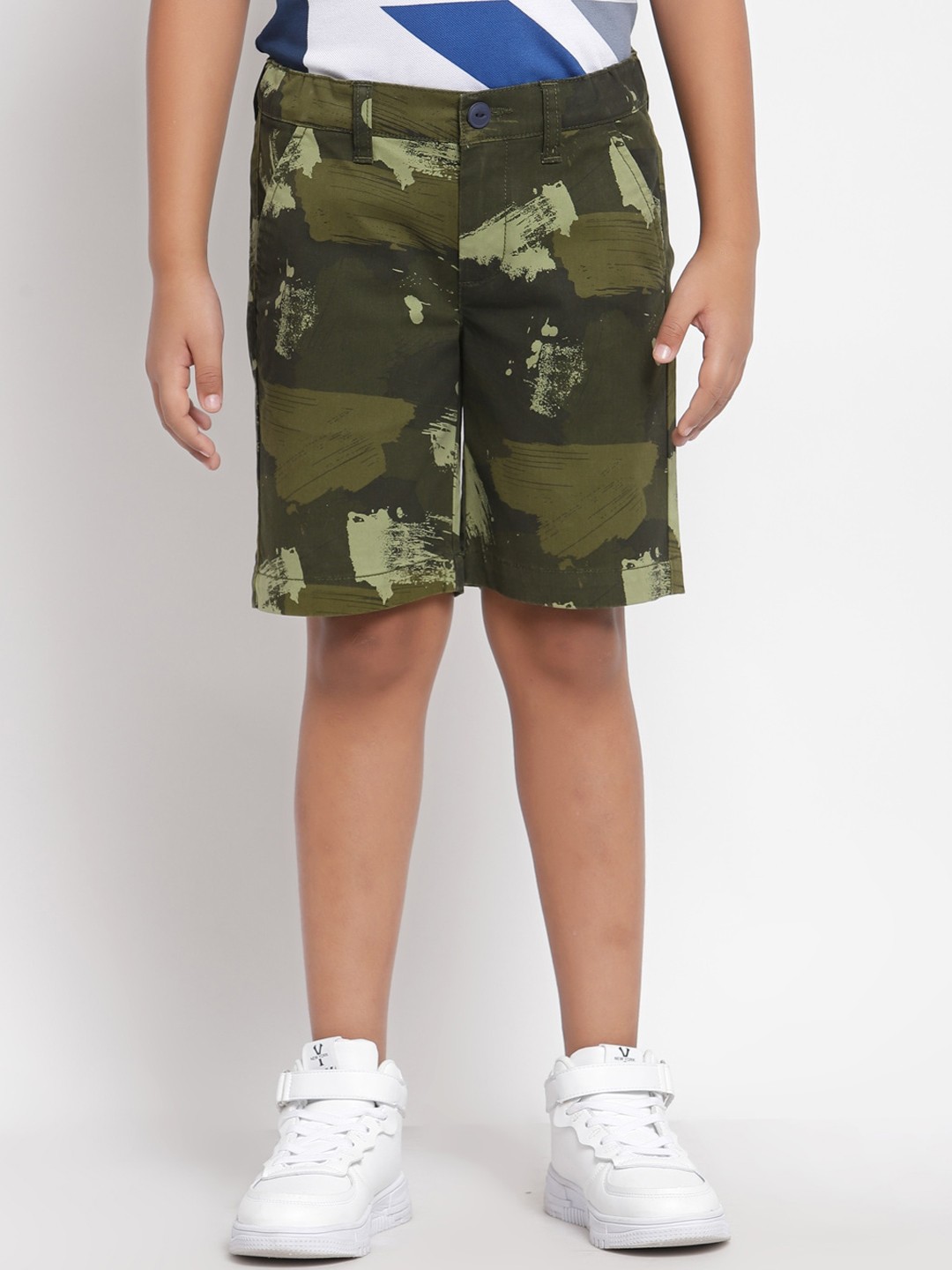 

Pepe Jeans Boys Green Camouflage Printed Regular Shorts