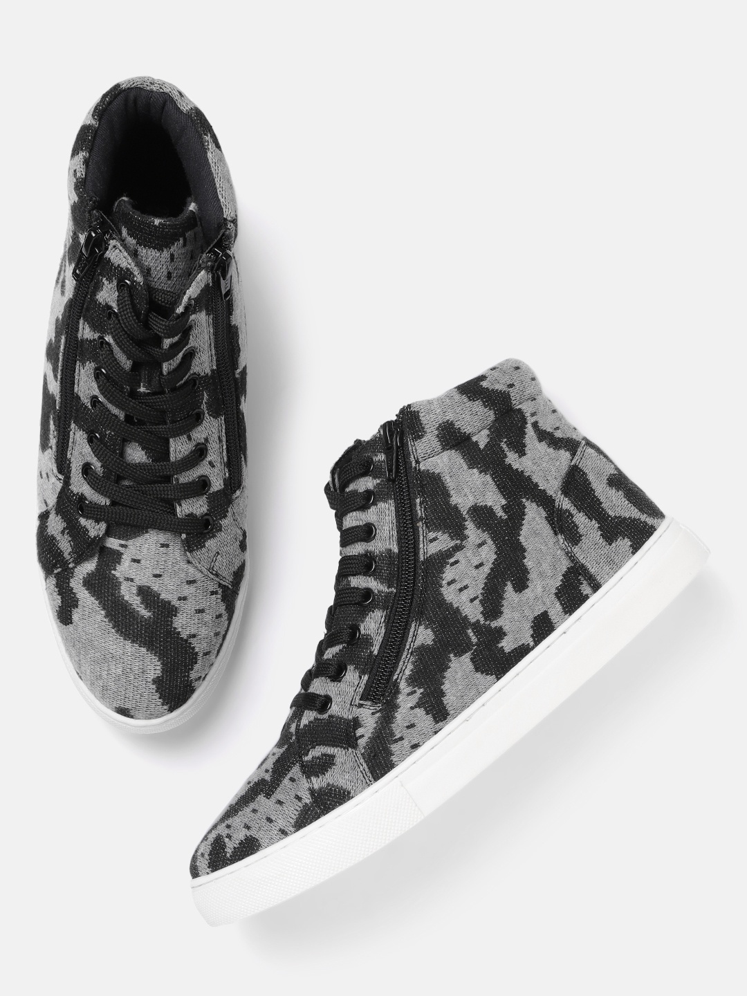 

The Roadster Lifestyle Co Women Grey Melange & Black Mid-Top Camouflage Woven Design Sneakers