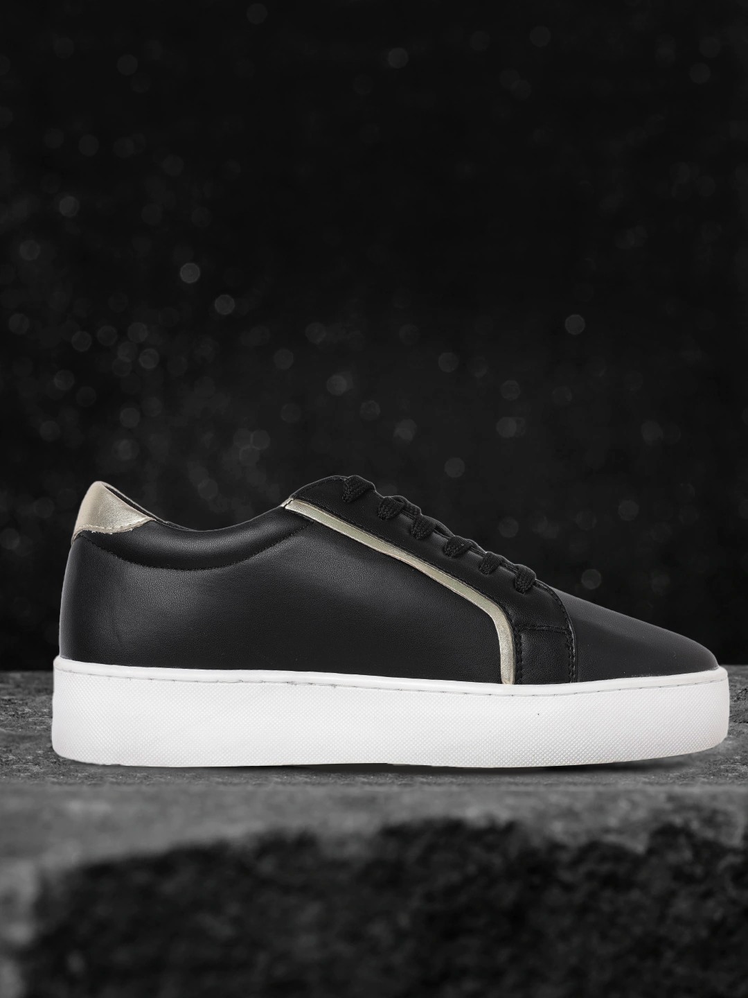 

The Roadster Lifestyle Co Women Black Solid Flatform Sneakers
