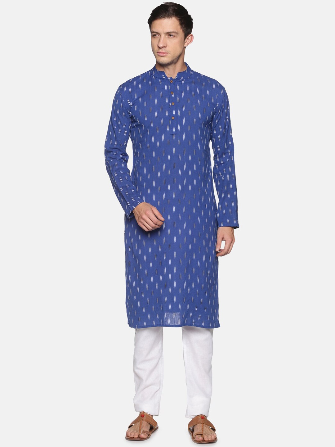 

PAROKSH Men Blue & White Printed Ikat Handloom Pure Cotton Kurta