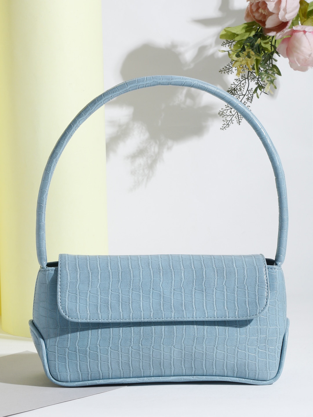 

Apsis Blue Textured Structured Handheld Bag