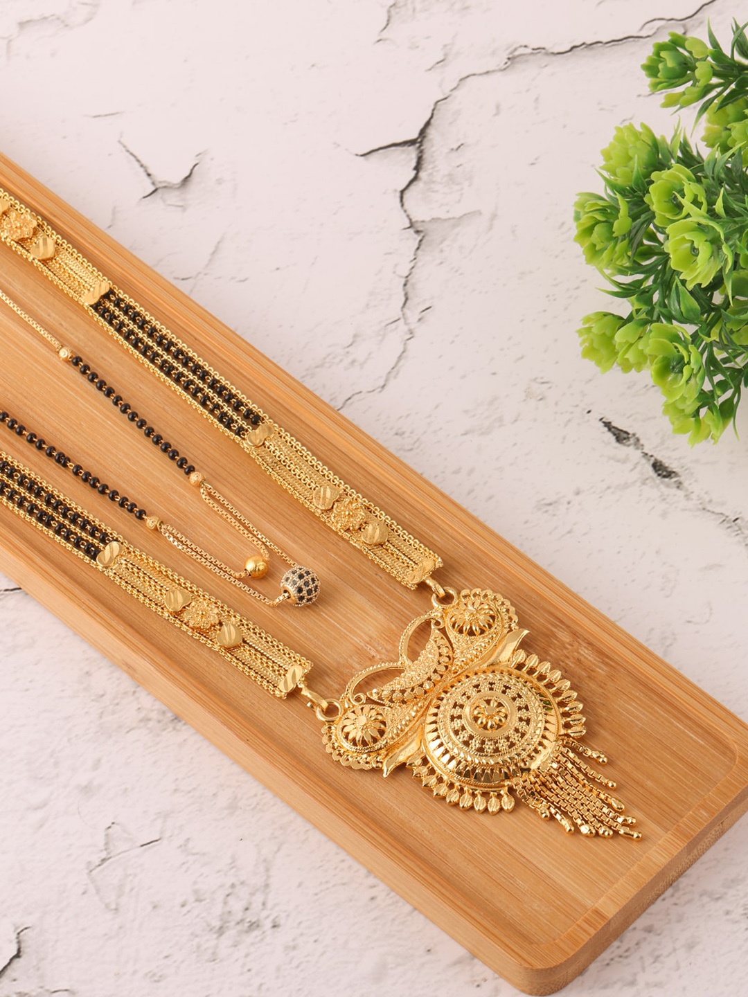 

Brandsoon Woman Multi-colour Mangalutra Set