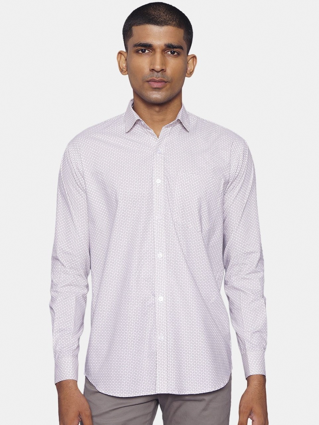

Wintage Men White Opaque Printed Pure Cotton Casual Shirt