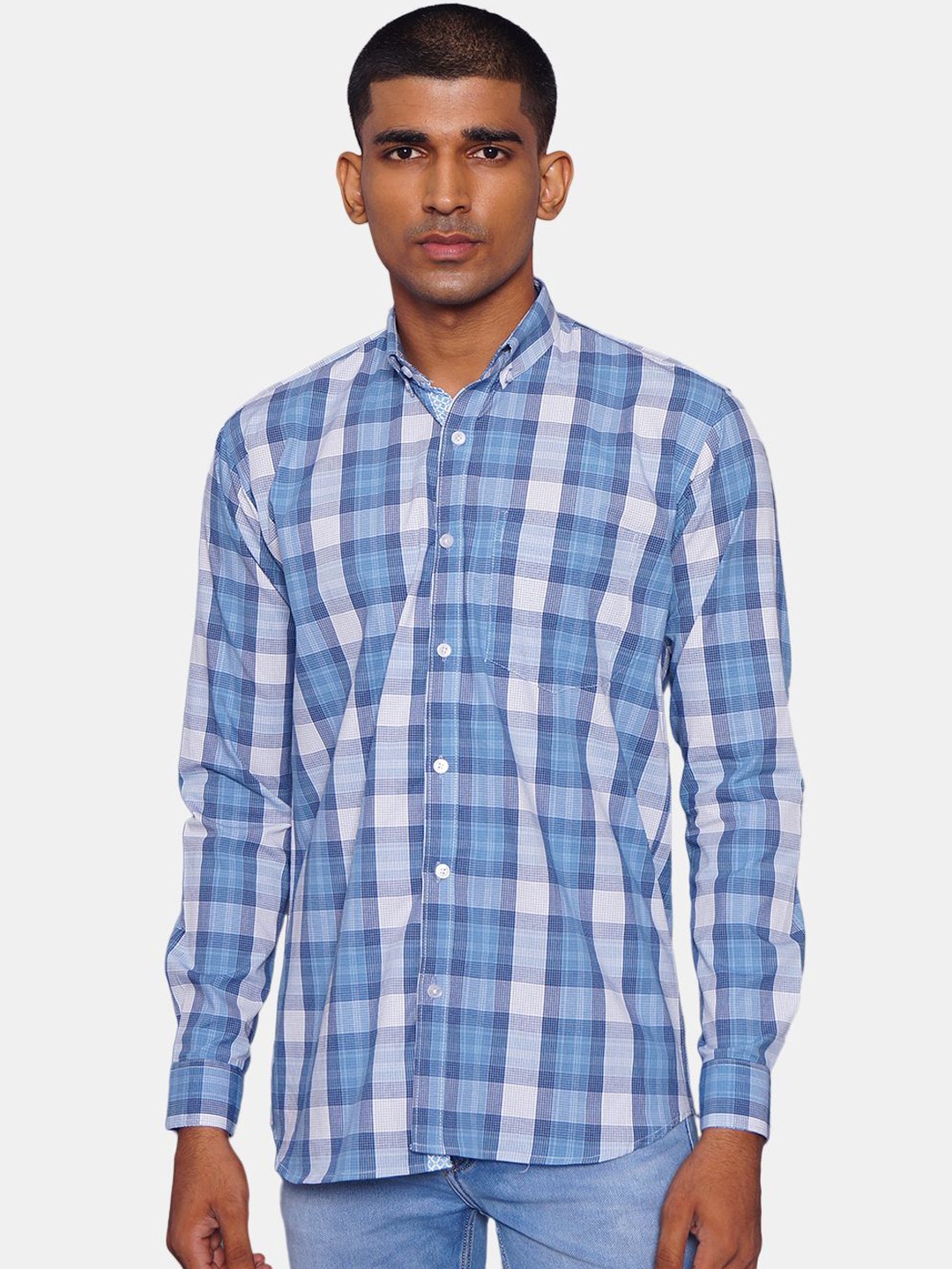 

Wintage Men Blue & White Opaque Checked Pure Cotton Casual Shirt