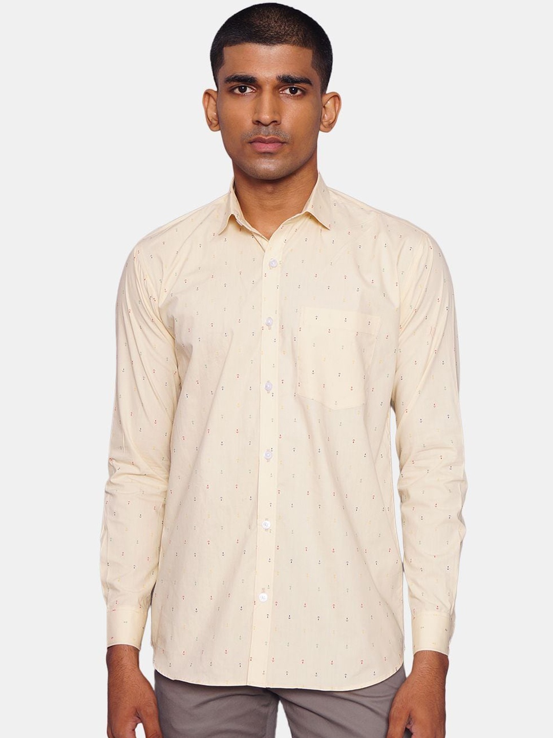 

Wintage Men Cream-Coloured Opaque Printed Pure Cotton Casual Shirt