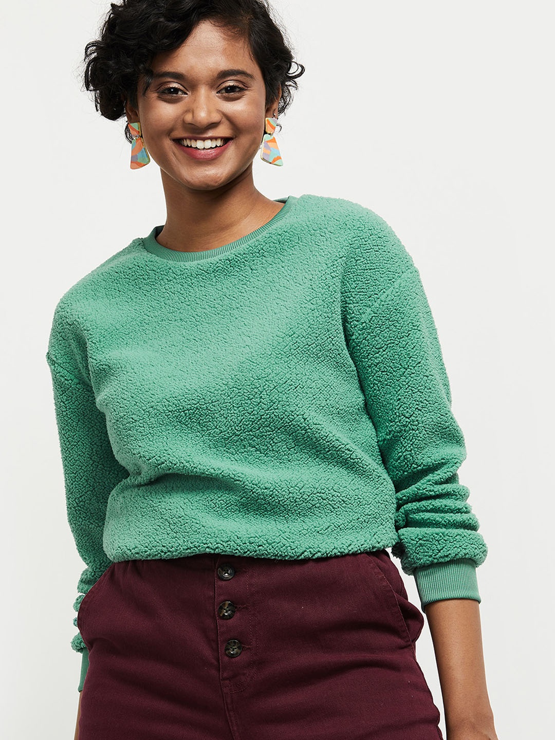 

max Women Green Solid Round Neck Sweatshirt