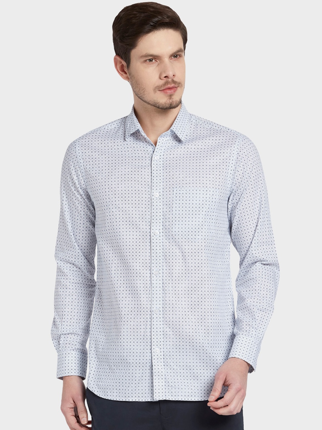 

ColorPlus Men White & Blue Tailored Fit Opaque Printed Casual Shirt