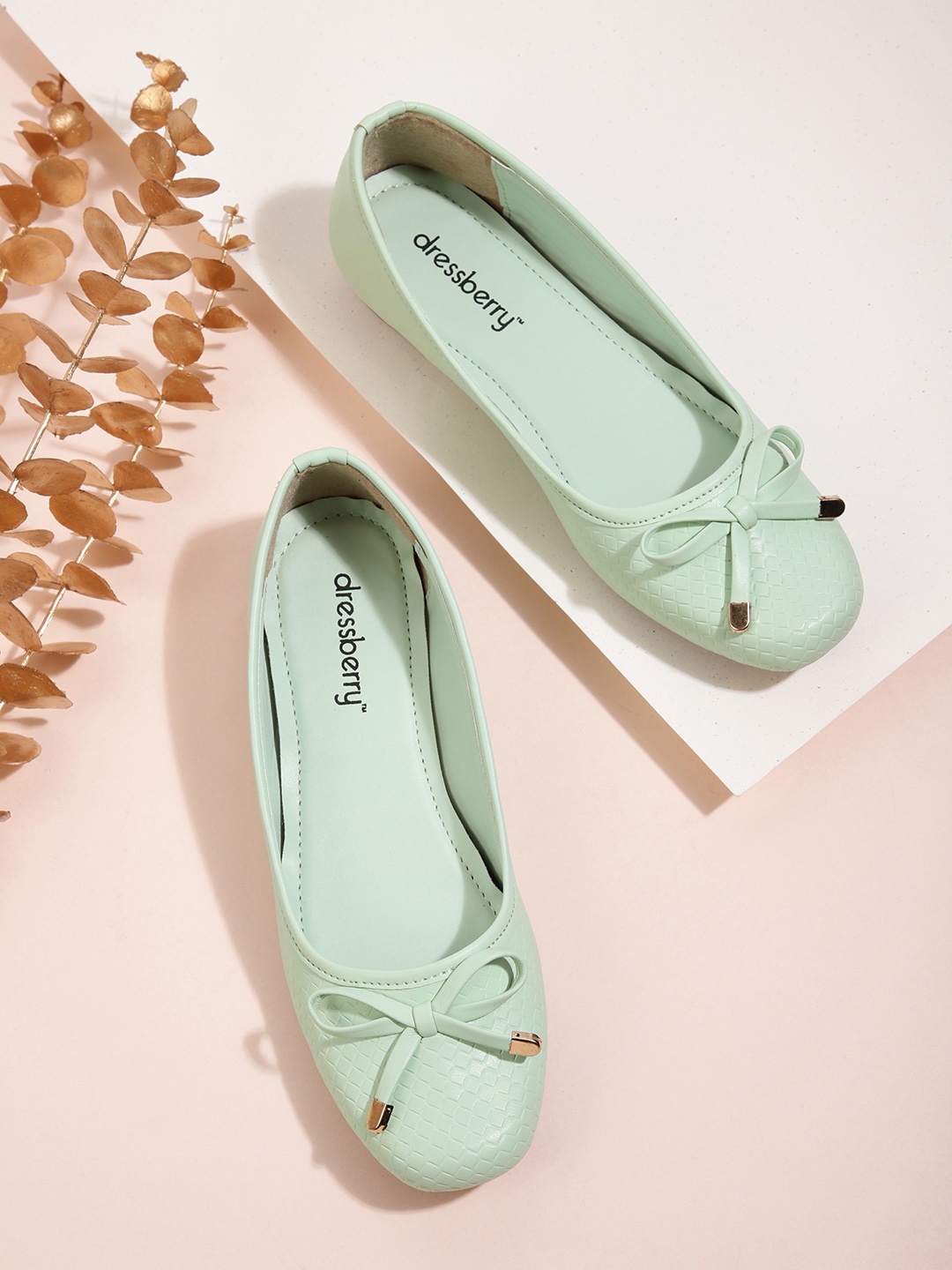 

DressBerry Women Textured Ballerinas with Bow Detail, Sea green