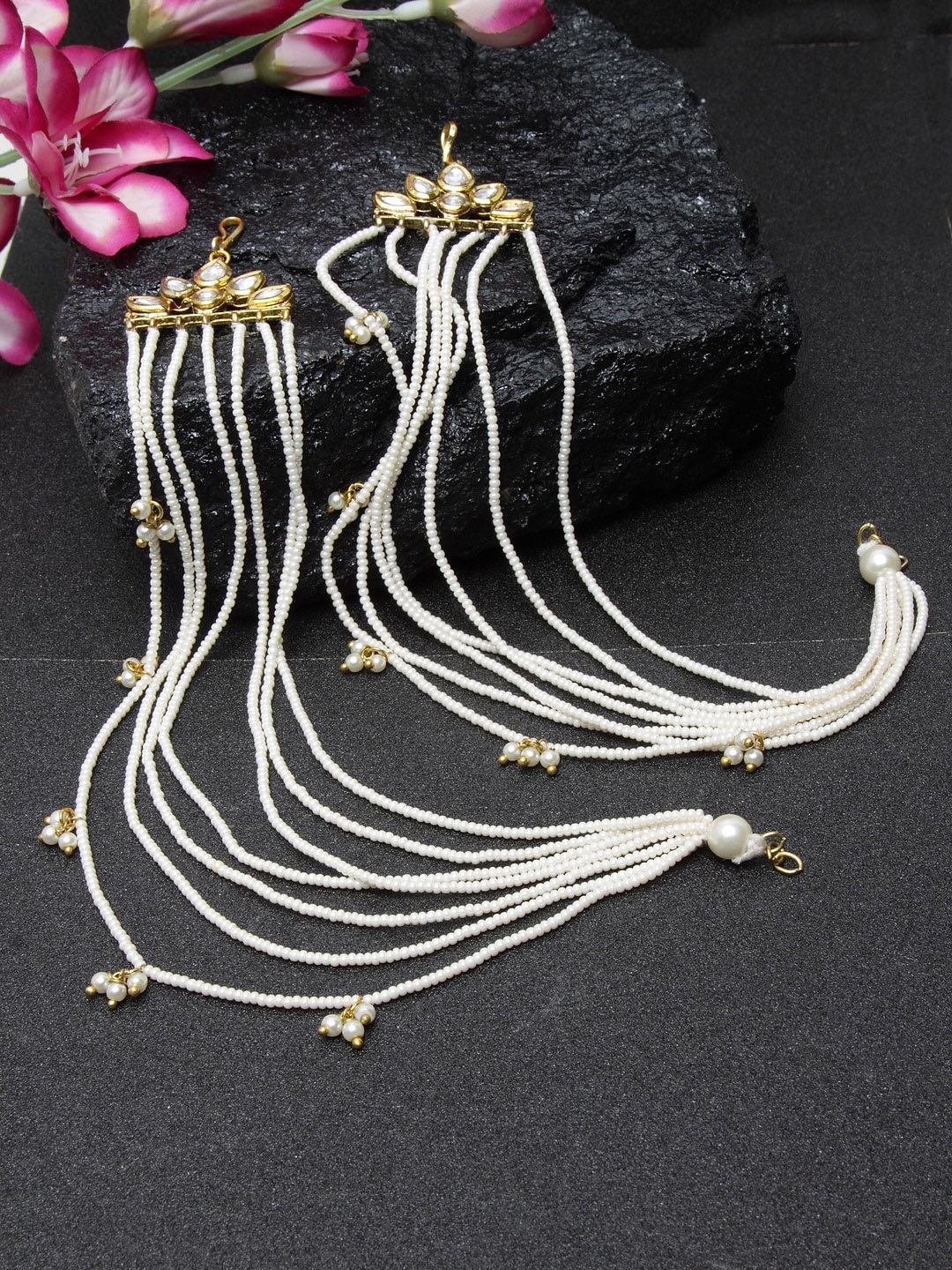

DUGRISTYLE White Beads Beaded Gold-Plated Contemporary Nazra Kanchain