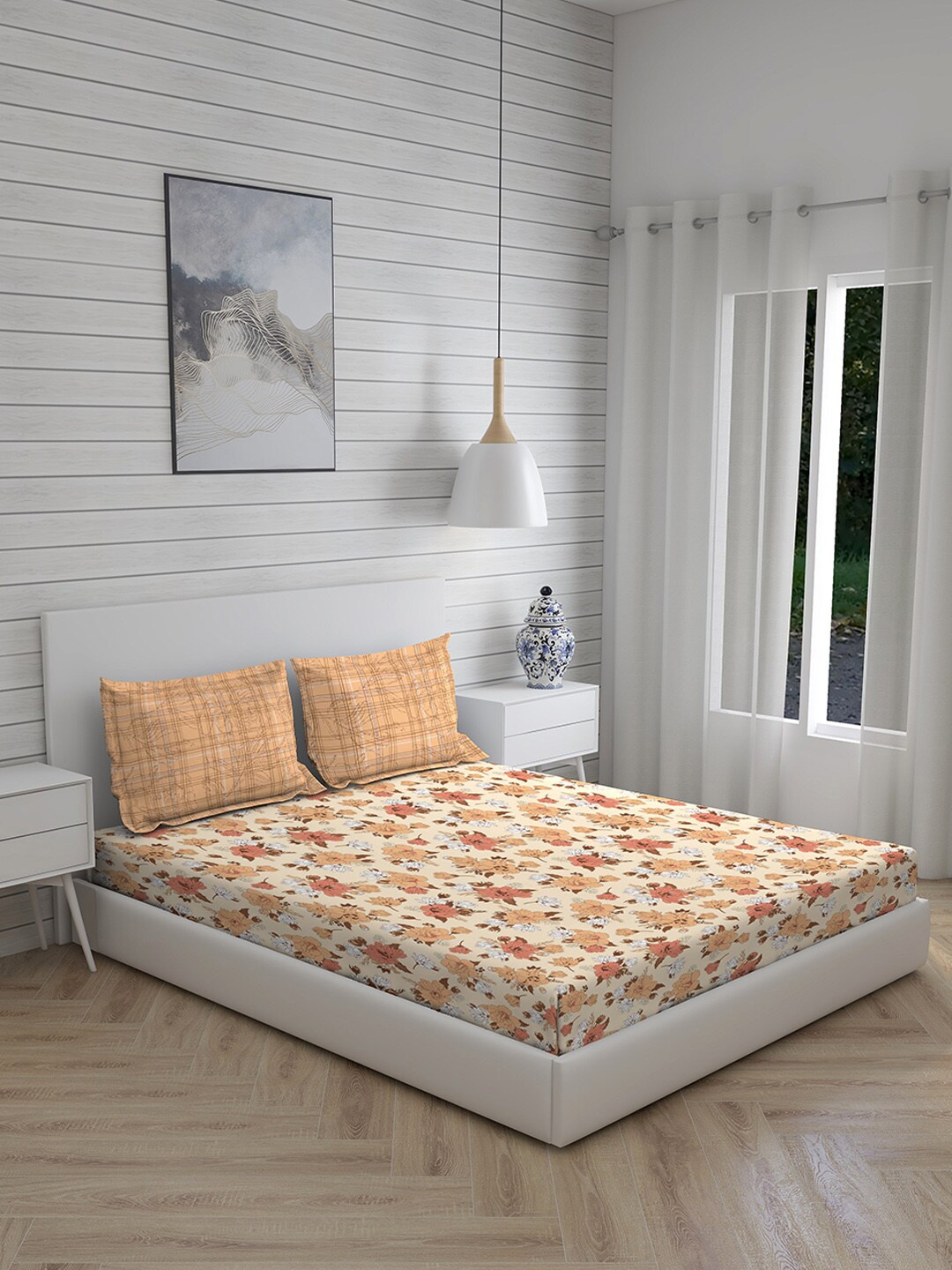 

Layers Orange & Cream-Coloured Floral 120 TC Queen Bedsheet with 2 Pillow Covers