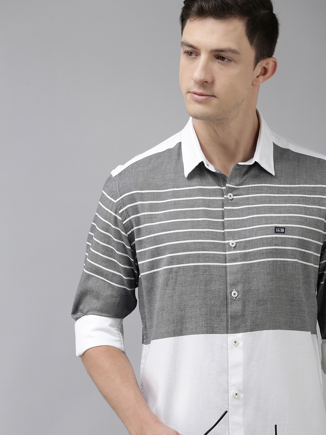 

Arrow Sport Men White & Grey Slim Fit Horizontal Striped Pure Cotton Casual Shirt