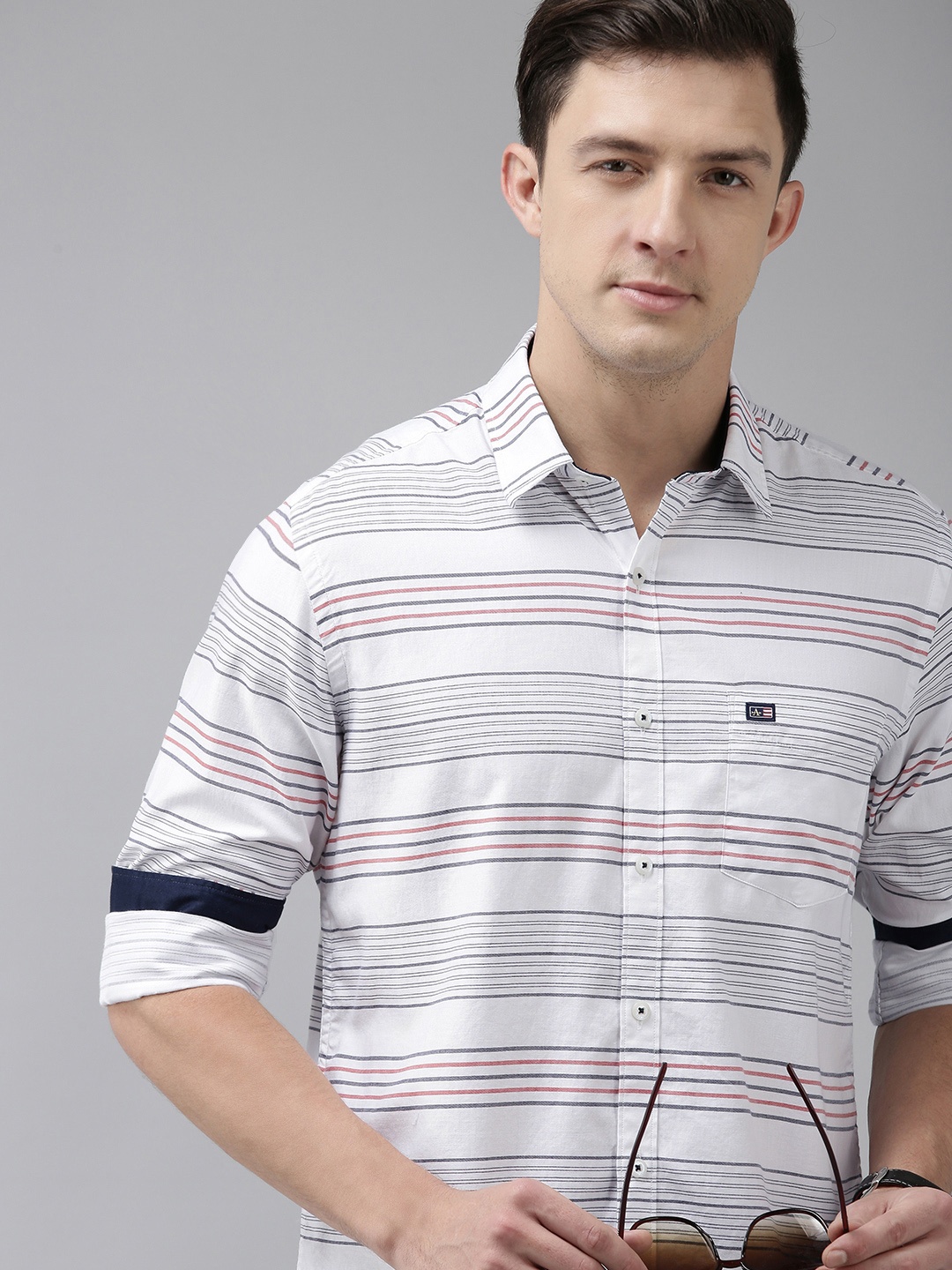 

Arrow Sport Men White & Navy Blue Slim Fit Horizontal Striped Pure Cotton Casual Shirt