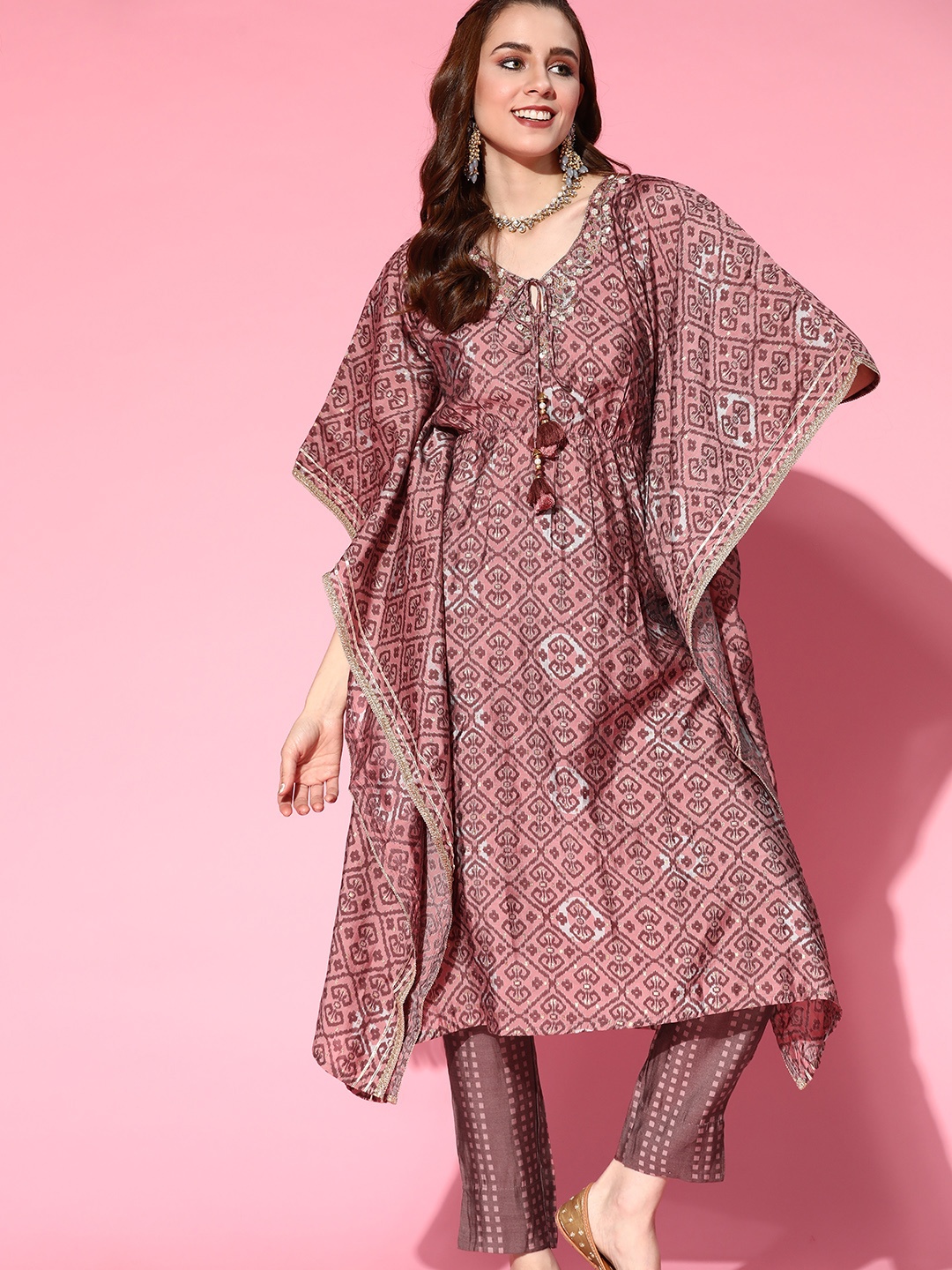 

Ishin Women Mauve Ethnic Motifs Printed Kaftan Kurta with Trousers