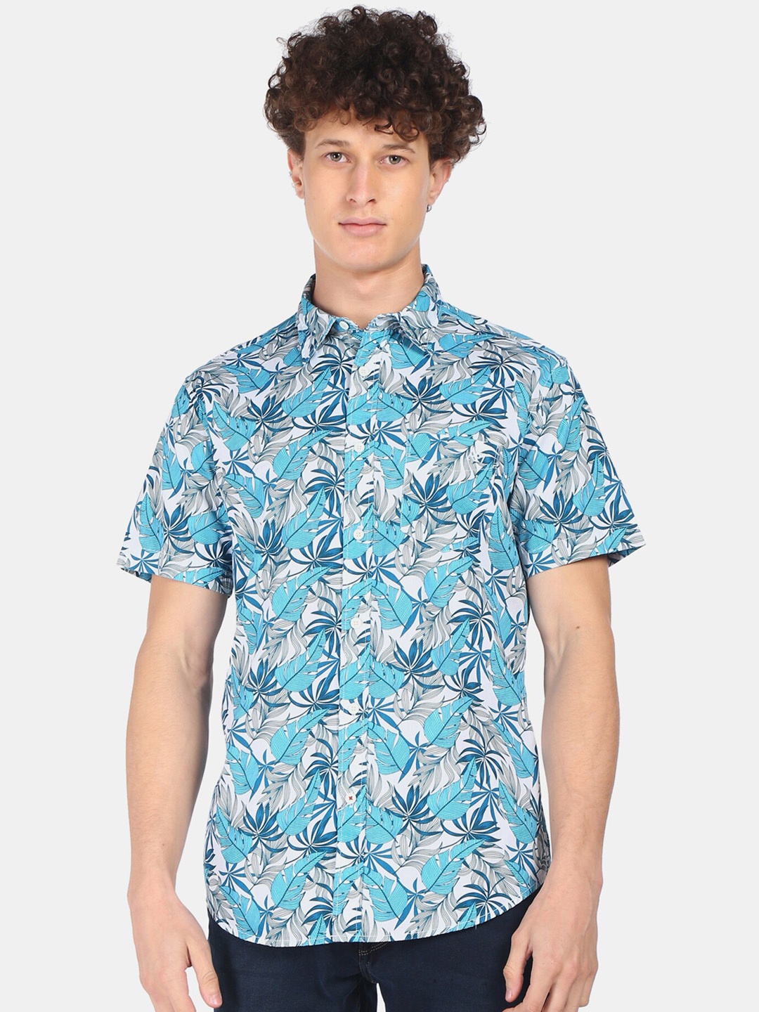 

Aeropostale Men Blue Floral Opaque Printed Casual Shirt