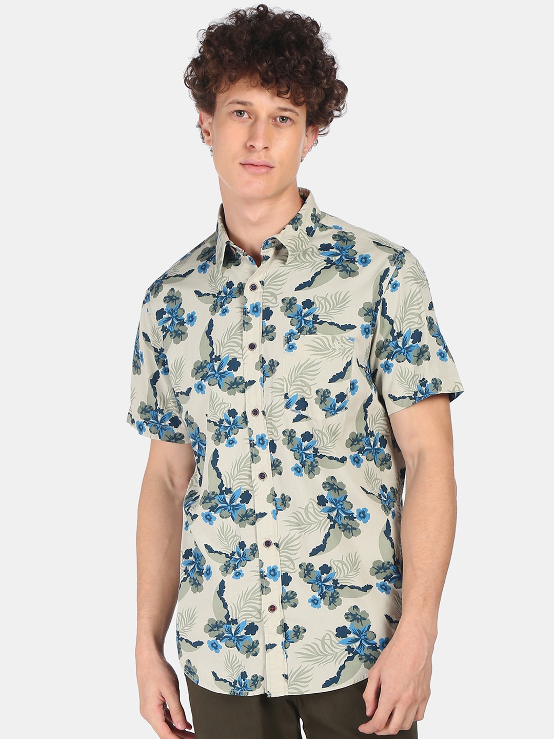 

Aeropostale Men Blue Floral Opaque Printed Casual Shirt