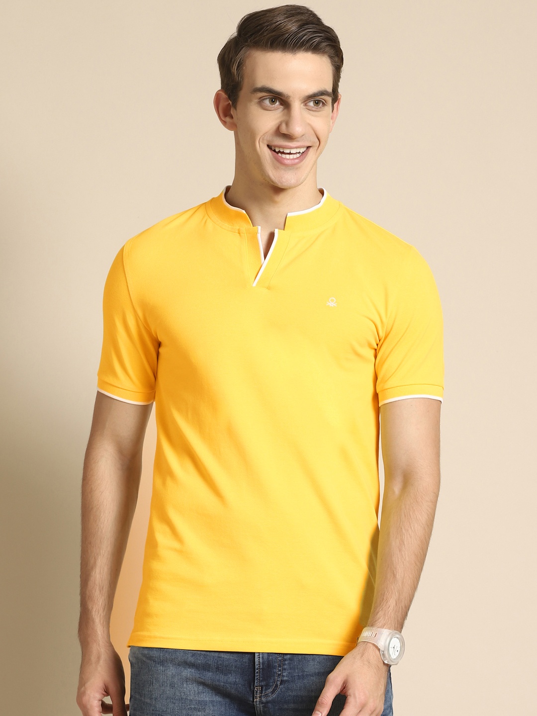 

United Colors of Benetton Men Yellow Solid T-shirt