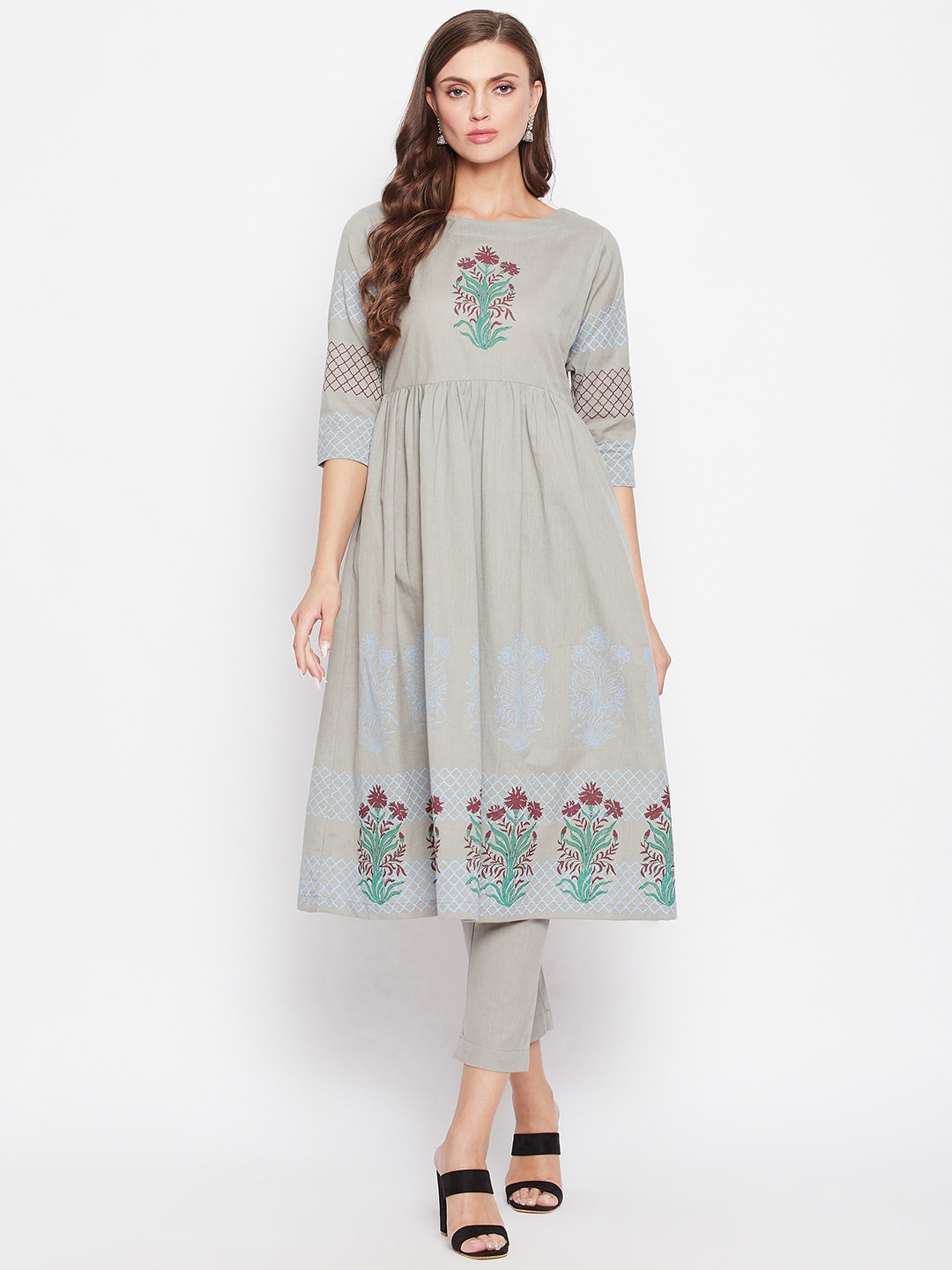 

Bitterlime Women Grey & Blue Motifs Block Printed Pleated Pure Cotton Kurta with Trousers