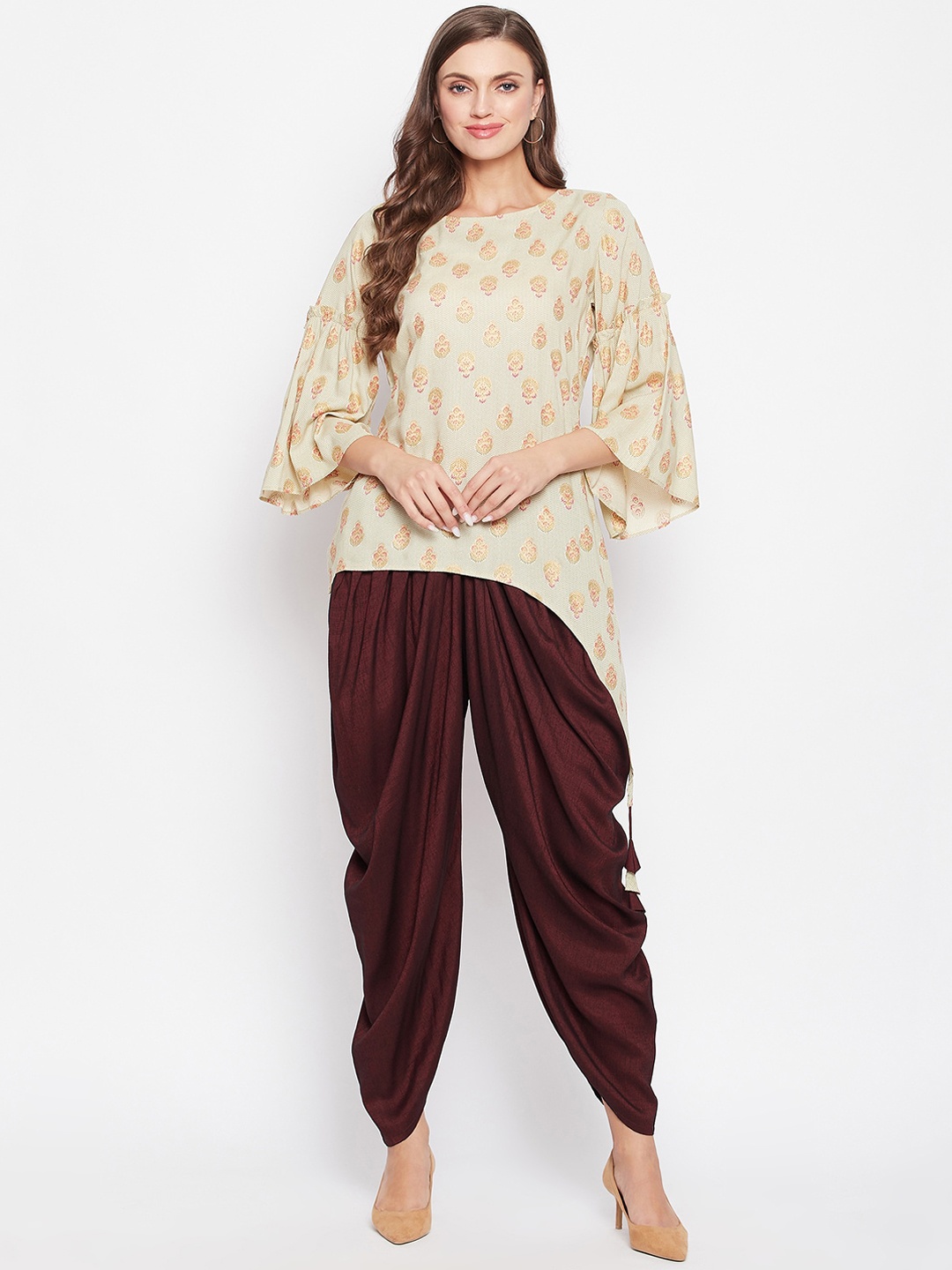

Bitterlime Women Beige Floral Printed Regular Top with Patiala