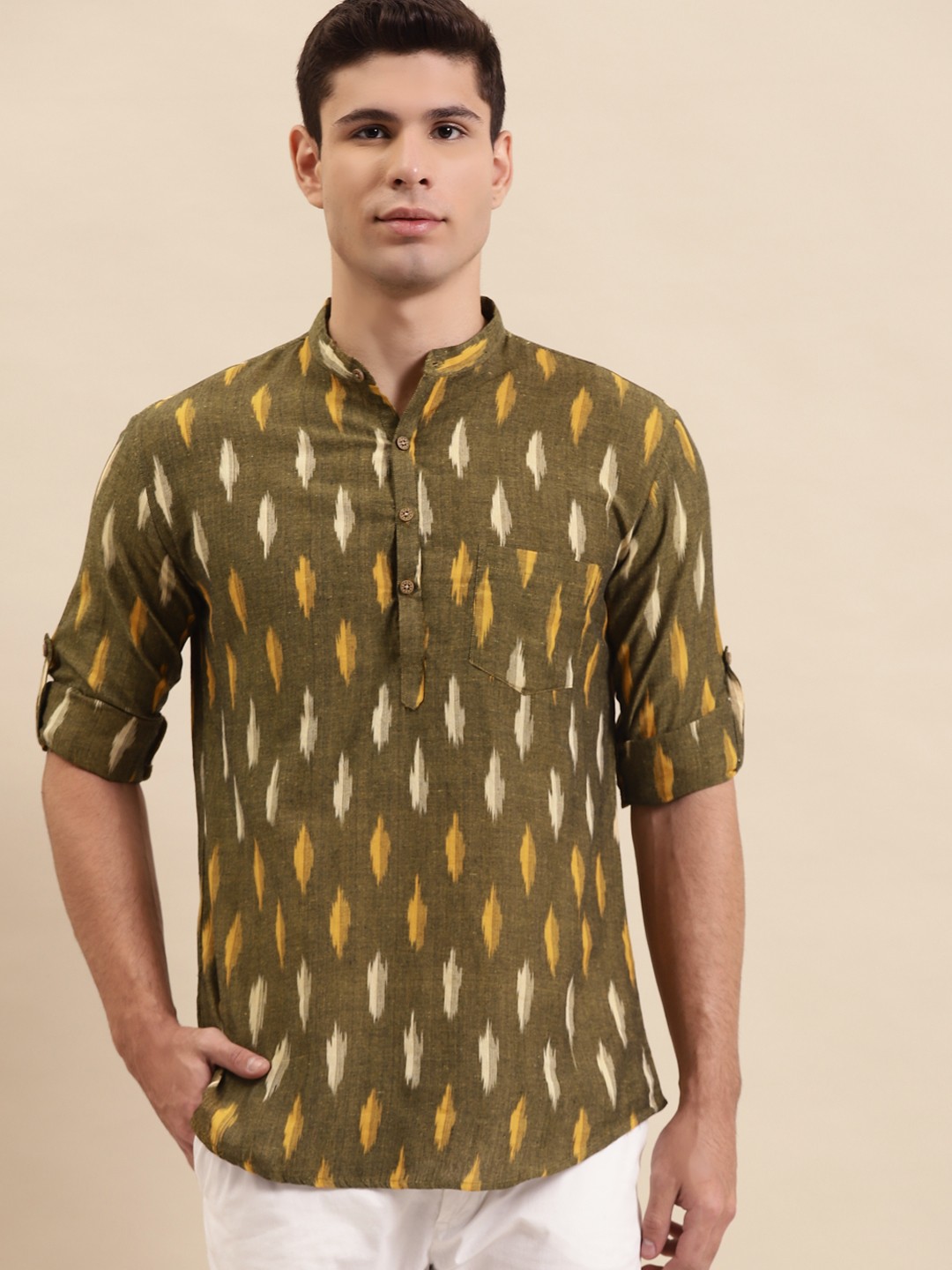

RAJUBHAI HARGOVINDAS Men Green Printed Handloom Kurta