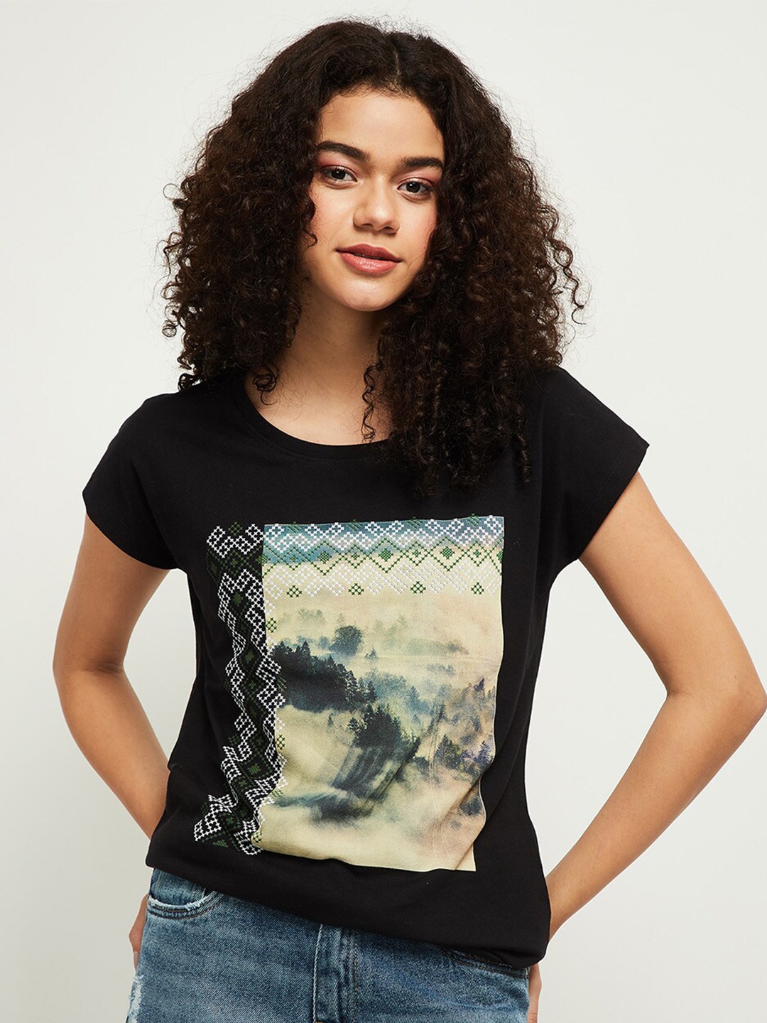

max Women Black Printed Extended Sleeves T-shirt