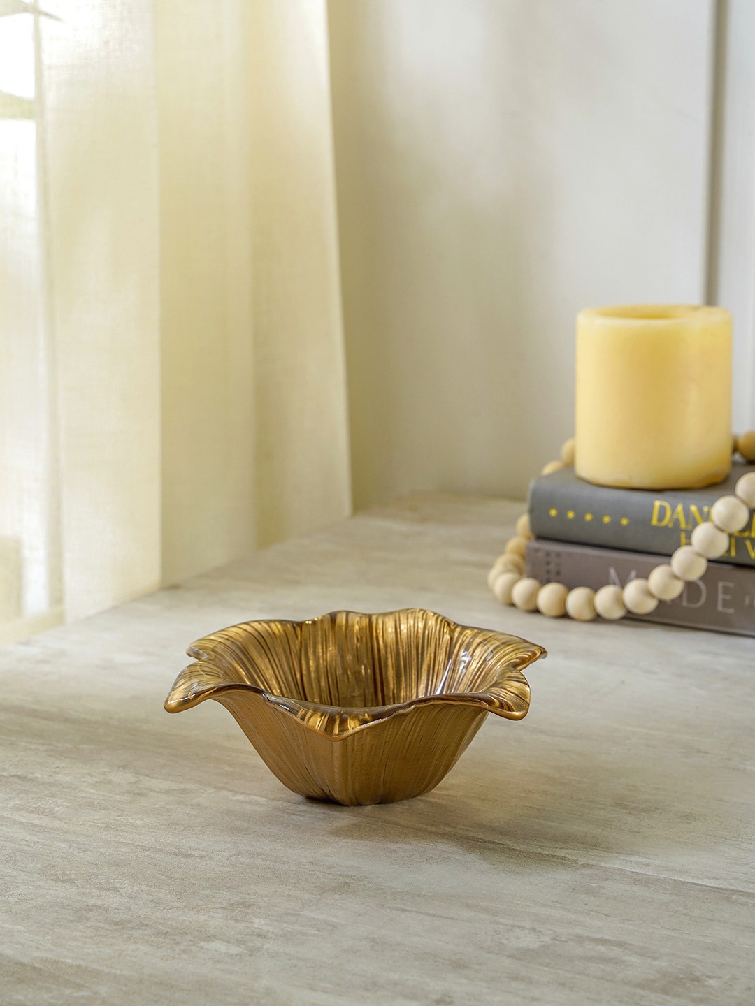 

Pure Home and Living Set Of 2 Gold-Toned Textured Flower Bowls