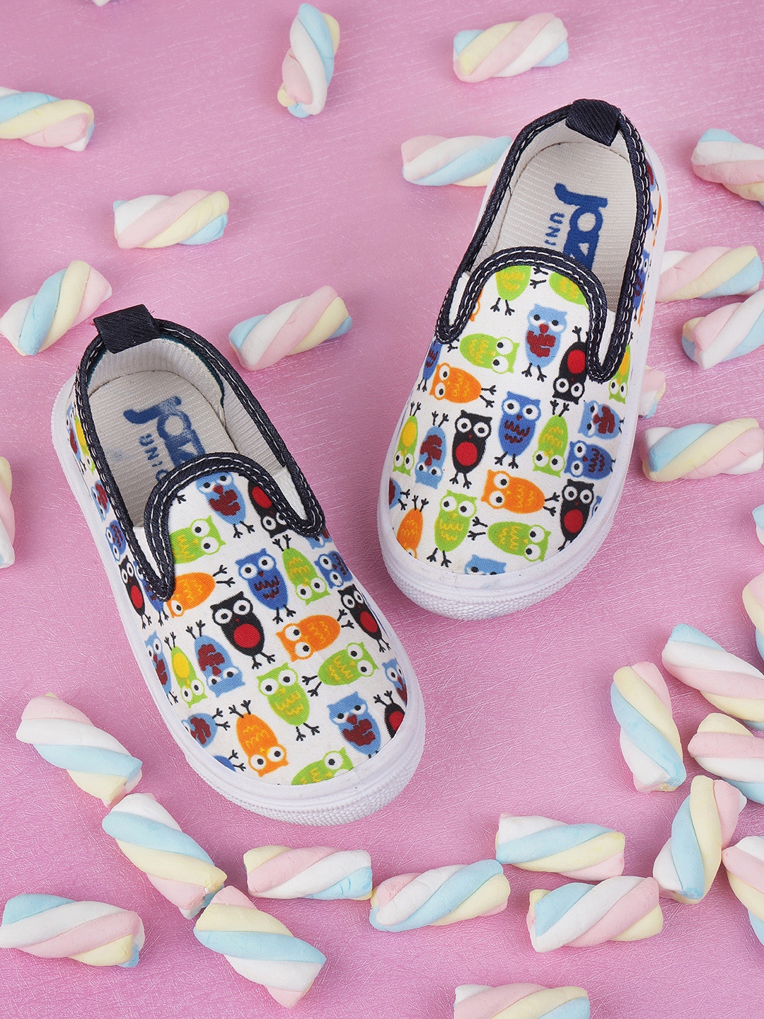 

Jazzy Juniors Boys White Printed Slip-On Sneakers