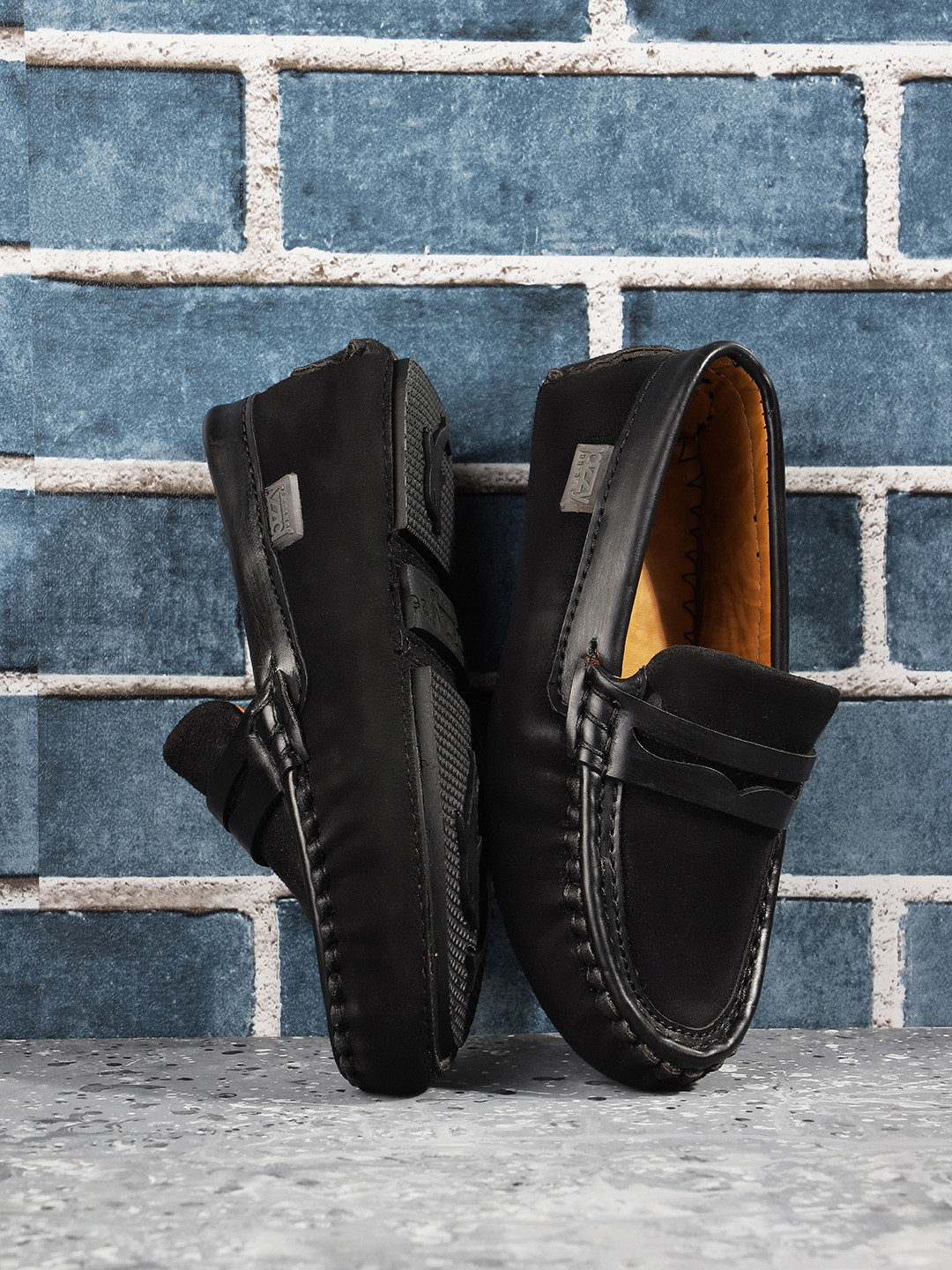 

Jazzy Juniors Boys Black Loafers