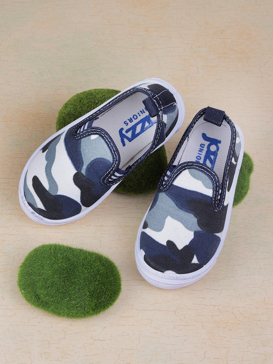 

Jazzy Juniors Boys Blue Printed Slip-On Sneakers