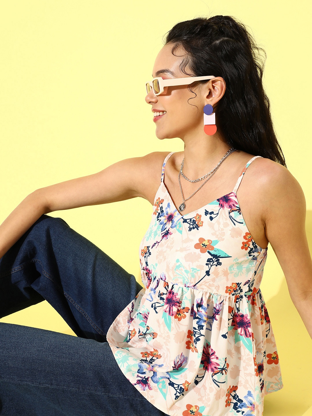 

Berrylush Women Classic White Floral Peplum Top