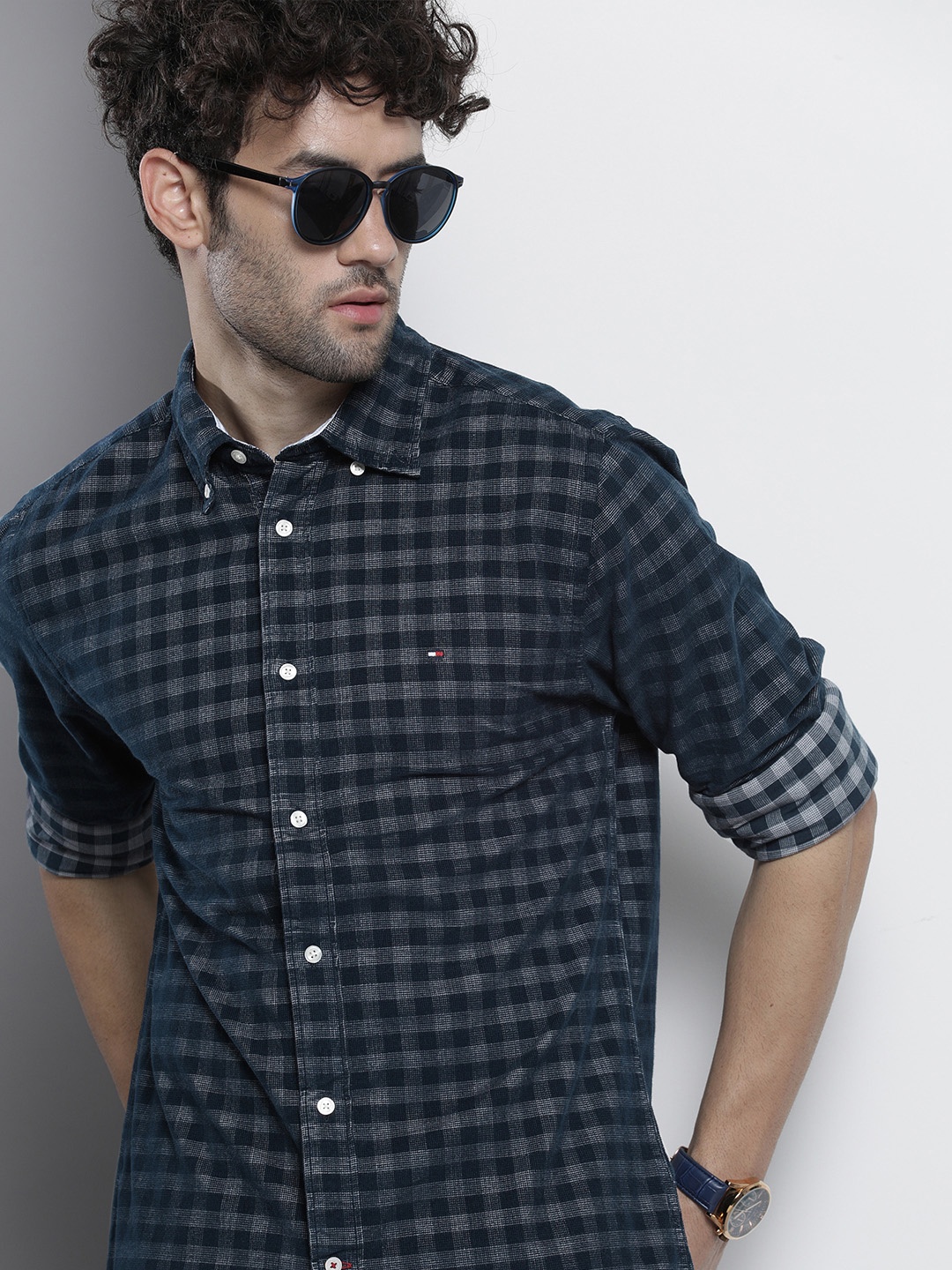 

Tommy Hilfiger Men Navy Blue Opaque Checked Casual Shirt