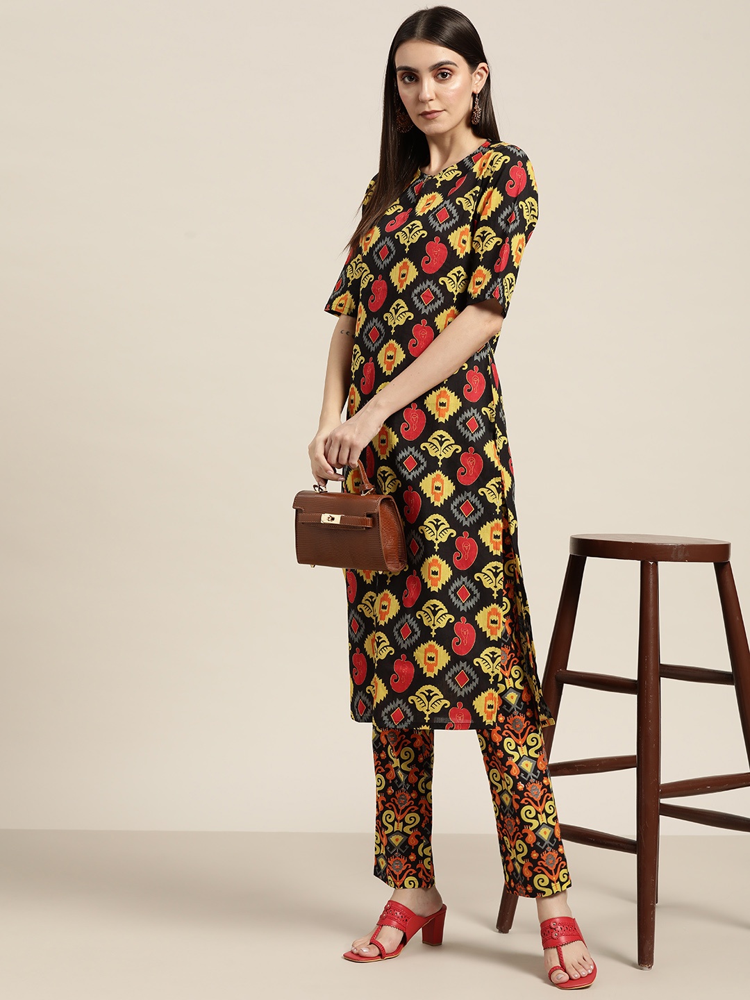 

Moda Rapido Women Black Ethnic Motifs Printed Pure Cotton Kurta with Trousers