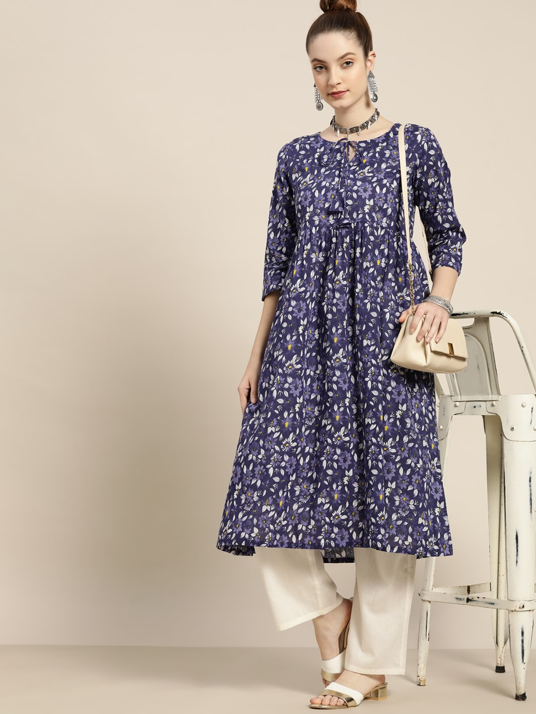 

Moda Rapido Women Blue & Off White Pure Cotton Floral Print Kurta