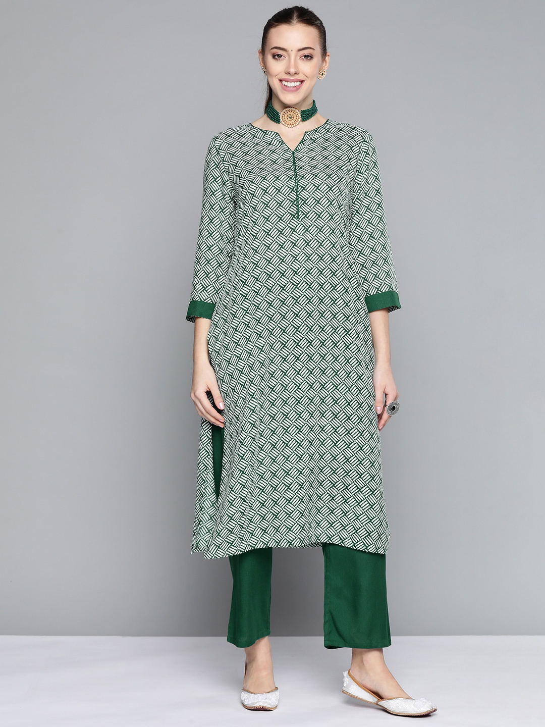 

HERE&NOW Women Green & White Geometric Printed Kurta with Palazzos
