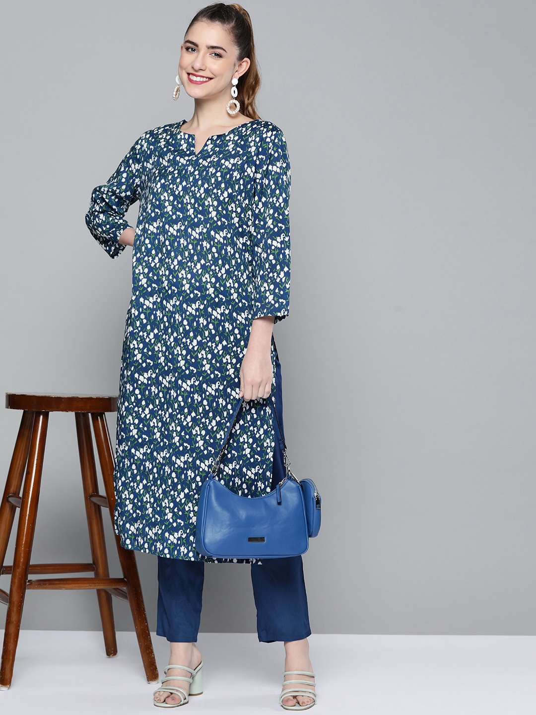 

HERE&NOW Women Blue & White Floral Printed Kurta with Palazzos