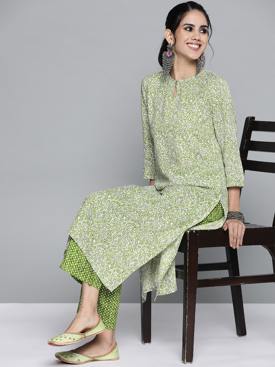 

HERE&NOW Women Green Floral Printed Kurta with Palazzos