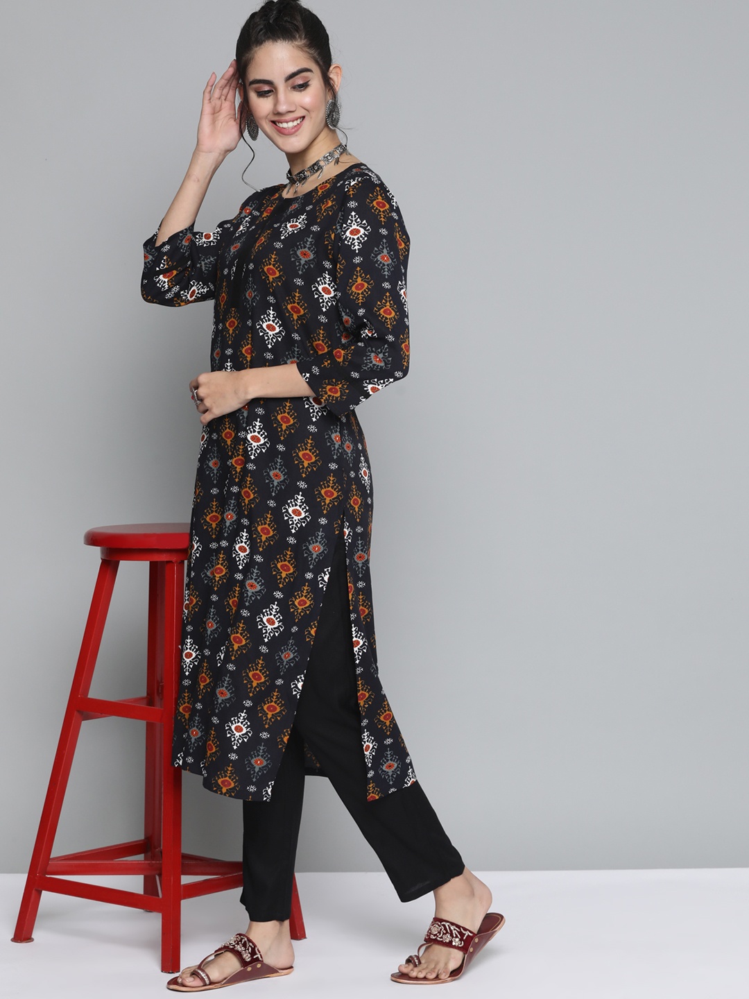 

HERE&NOW Women Black & White Ethnic Motifs Printed Kurta with Trousers