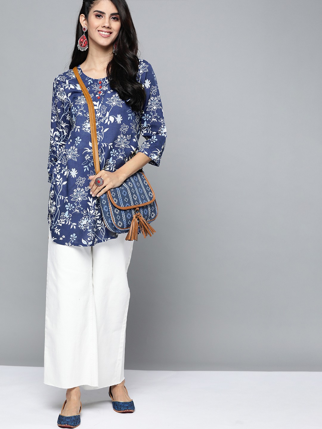 

HERE&NOW Women Blue & White Ethnic Motifs Printed Kurti