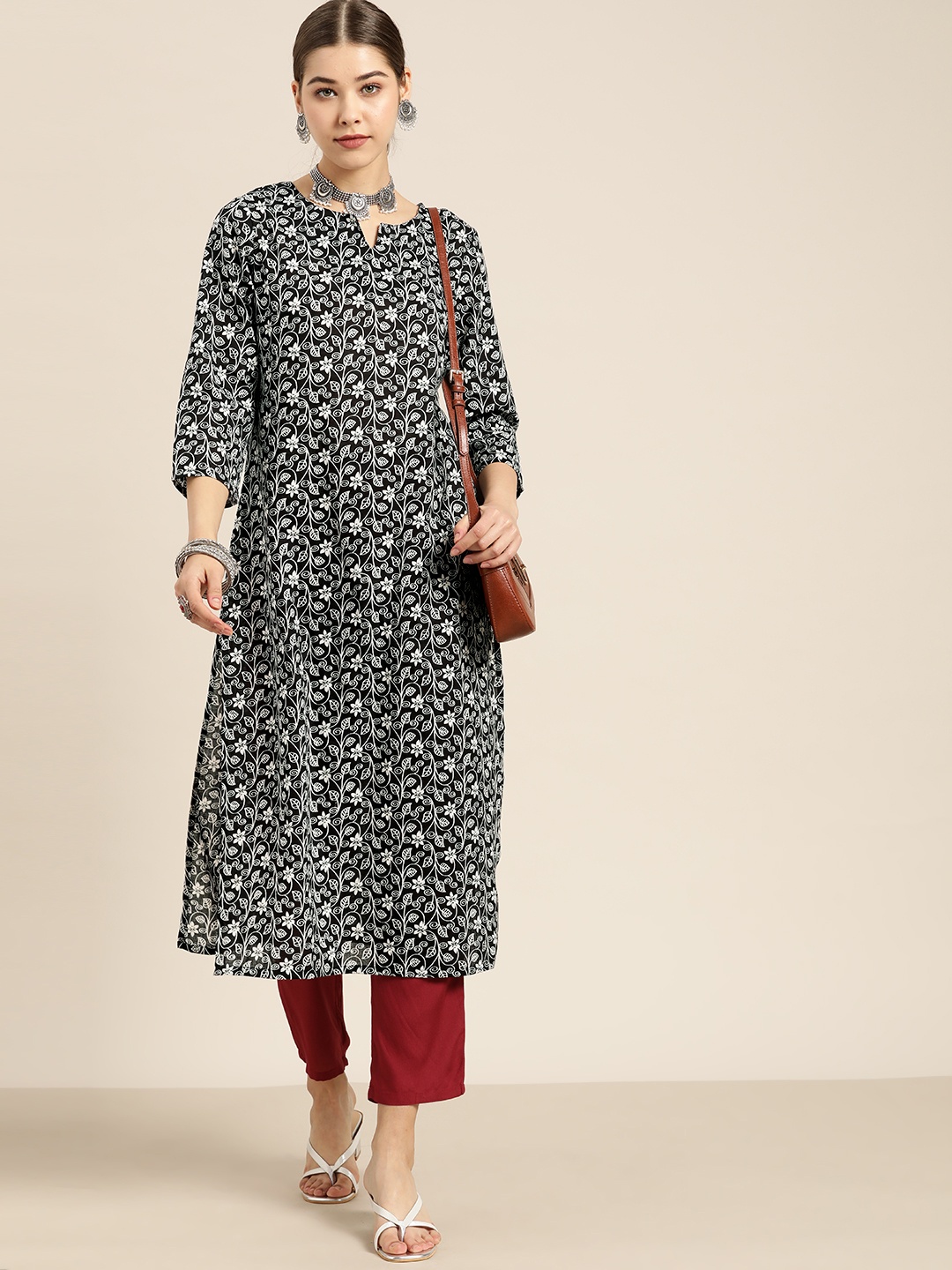 

Moda Rapido Women Black & Off-White Pure Cotton Floral Print Kurta