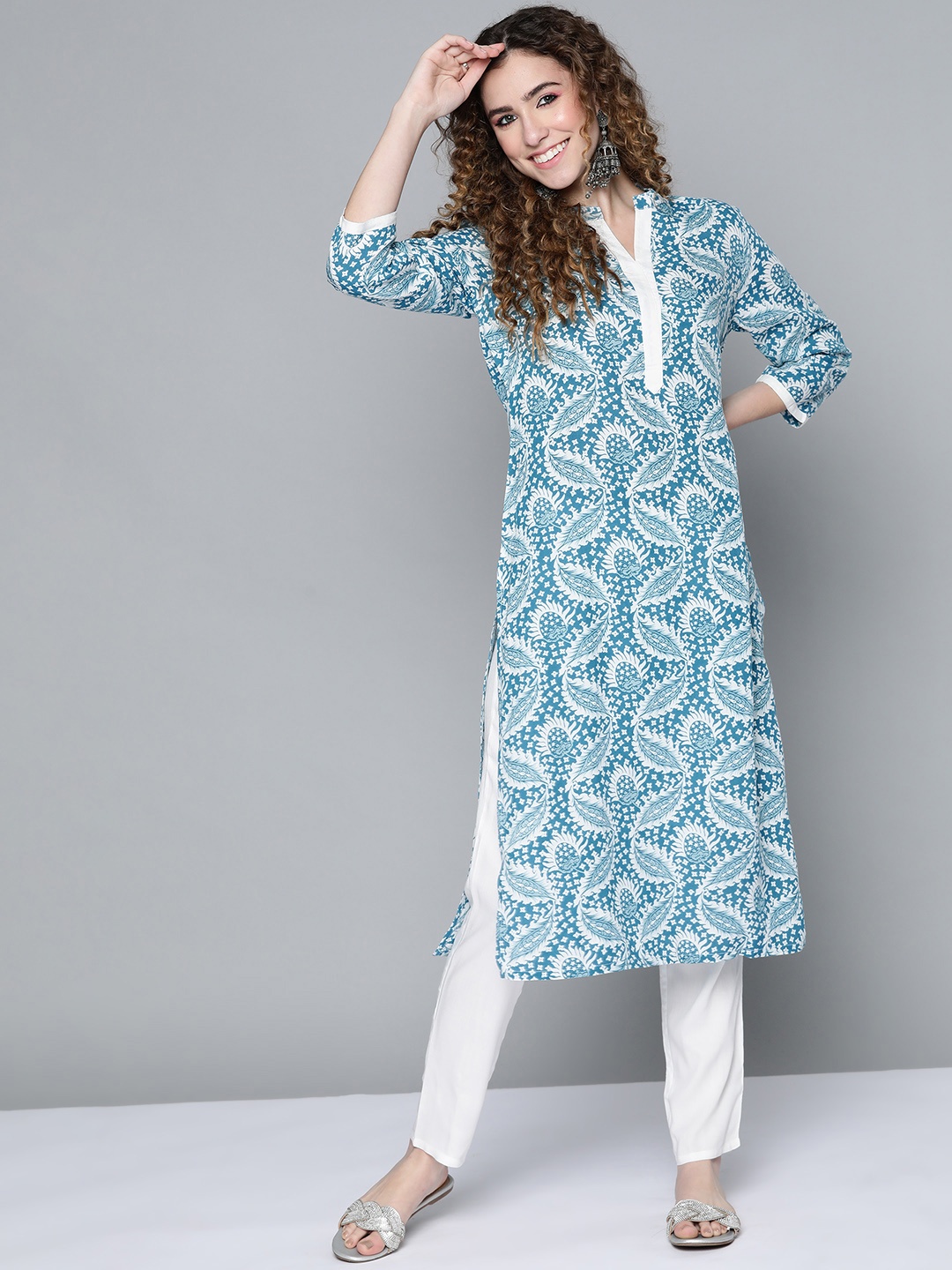 

HERE&NOW Women Blue & White Ethnic Motifs Printed Kurta with Palazzos