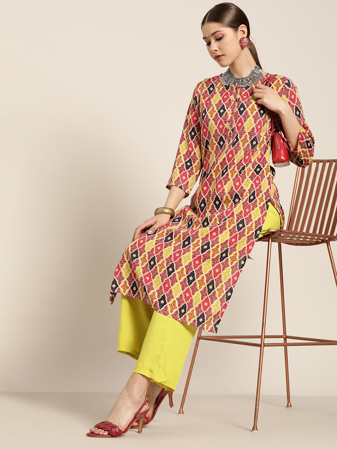 

Moda Rapido Women Red & Green Ethnic Motifs Printed Kurta with Palazzos