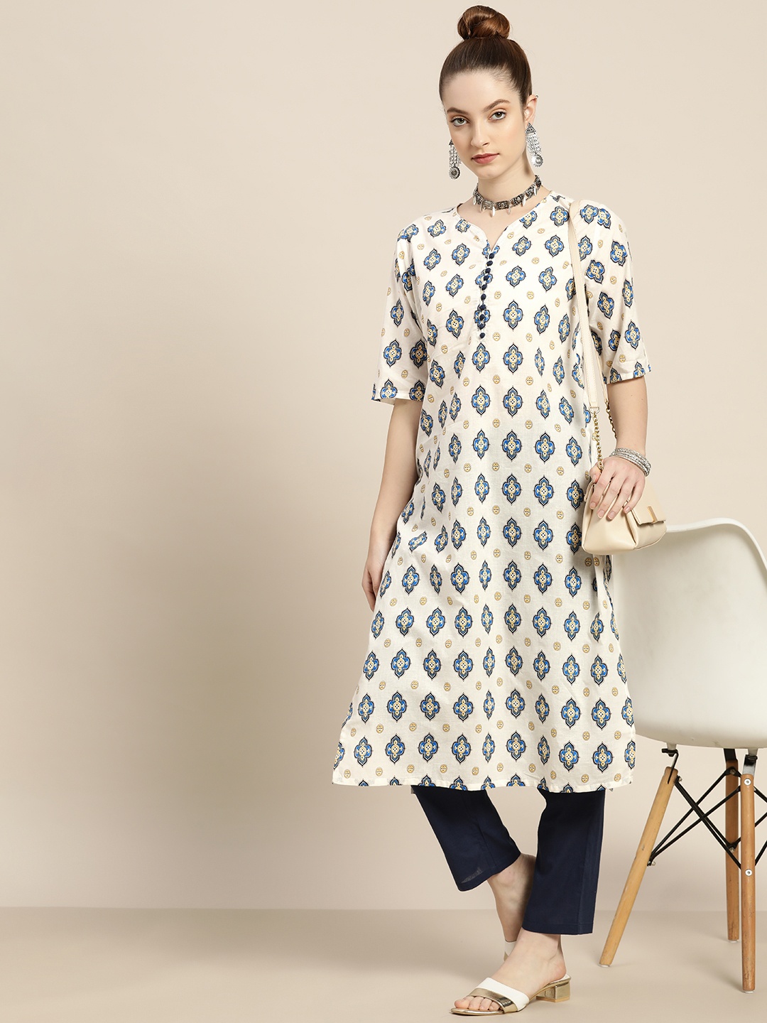 

Moda Rapido Women White & Navy Blue Ethnic Motifs Printed Pure Cotton Kurta with Trousers
