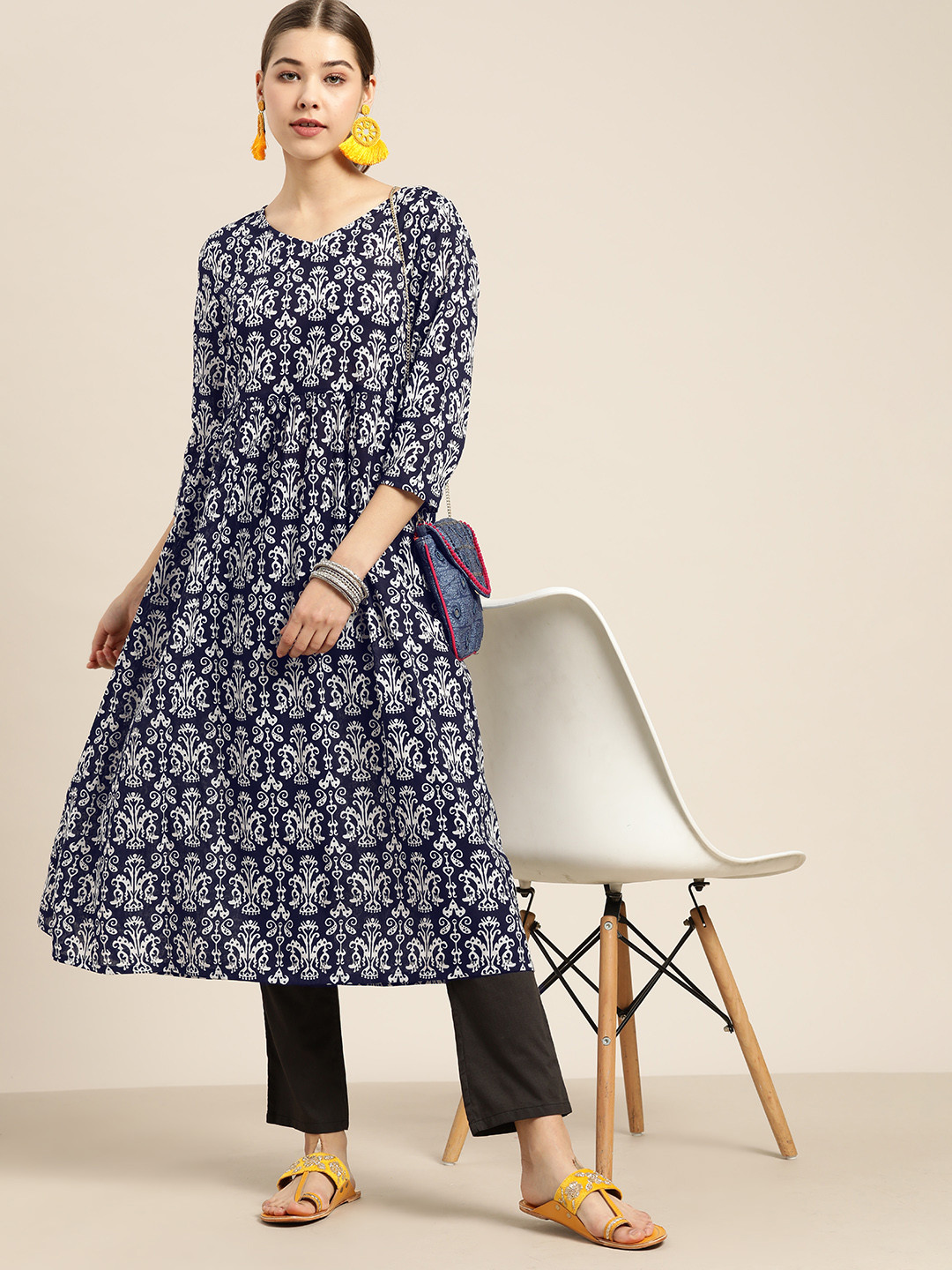 

Moda Rapido Women Navy Blue & White Ethnic Printed Pure Cotton Kurta