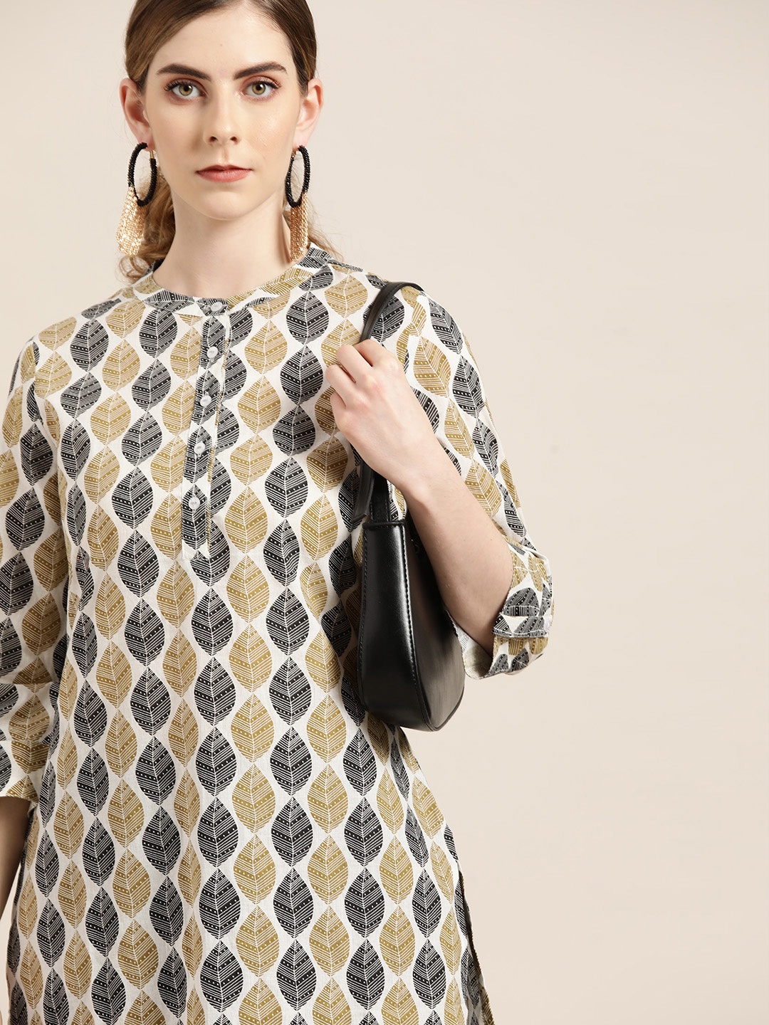 

Moda Rapido Women White & Black Pure Cotton Ethnic Motifs Printed Straight Kurta