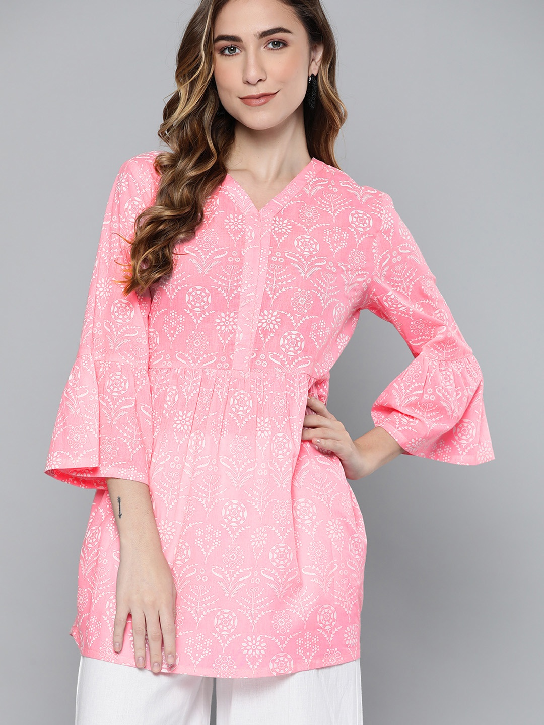 

HERE&NOW Peach-Coloured & White Ethnic Motifs Printed V-Neck Pure Cotton Kurti