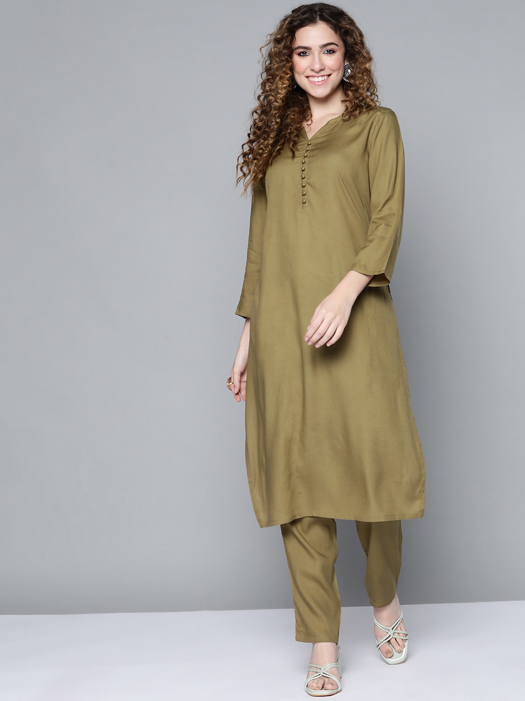 

HERE&NOW Women Olive Green Solid Kurta with Trousers