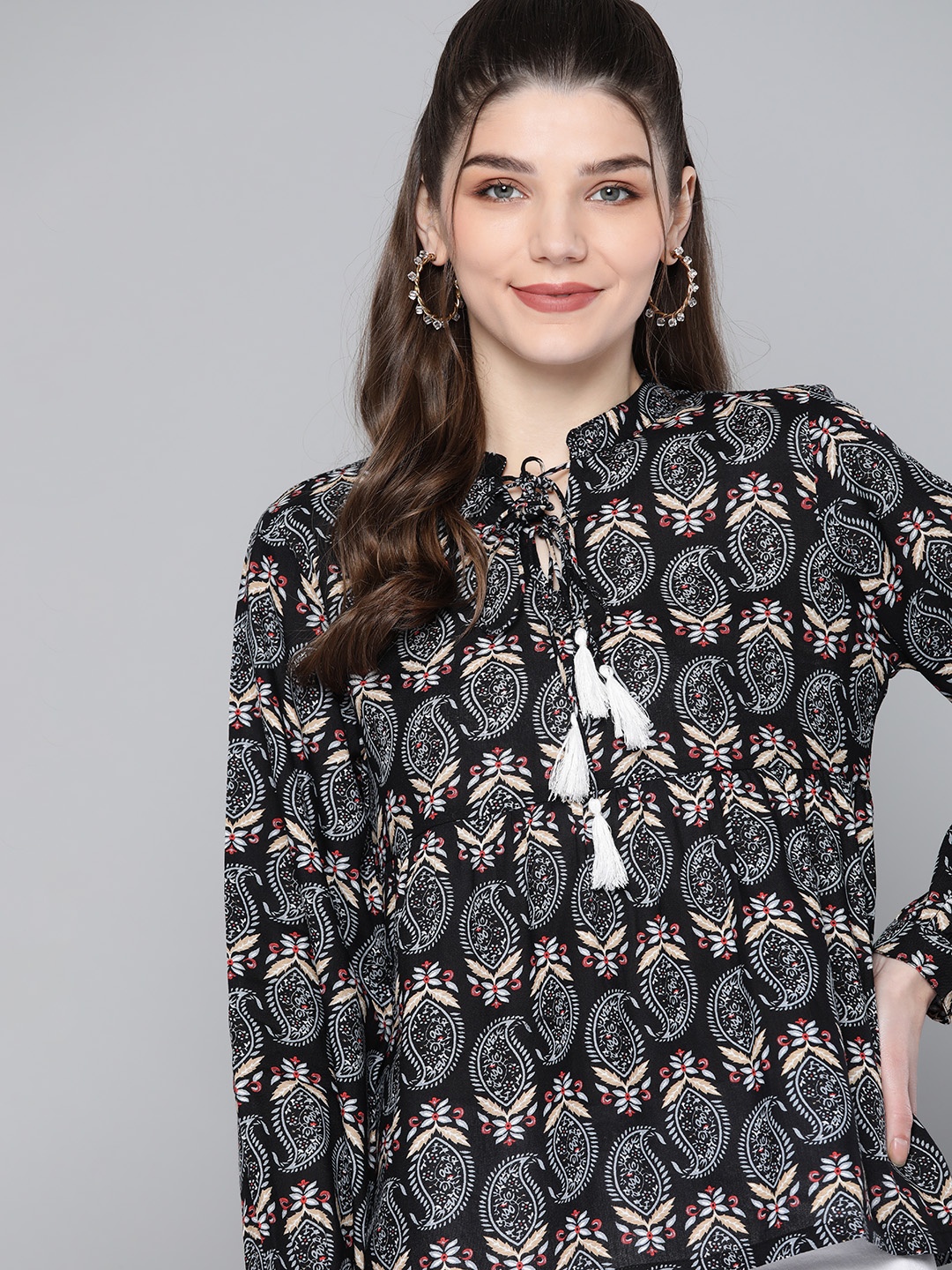 

HERE&NOW Women Black & Grey Tie-Up Neck Printed Top